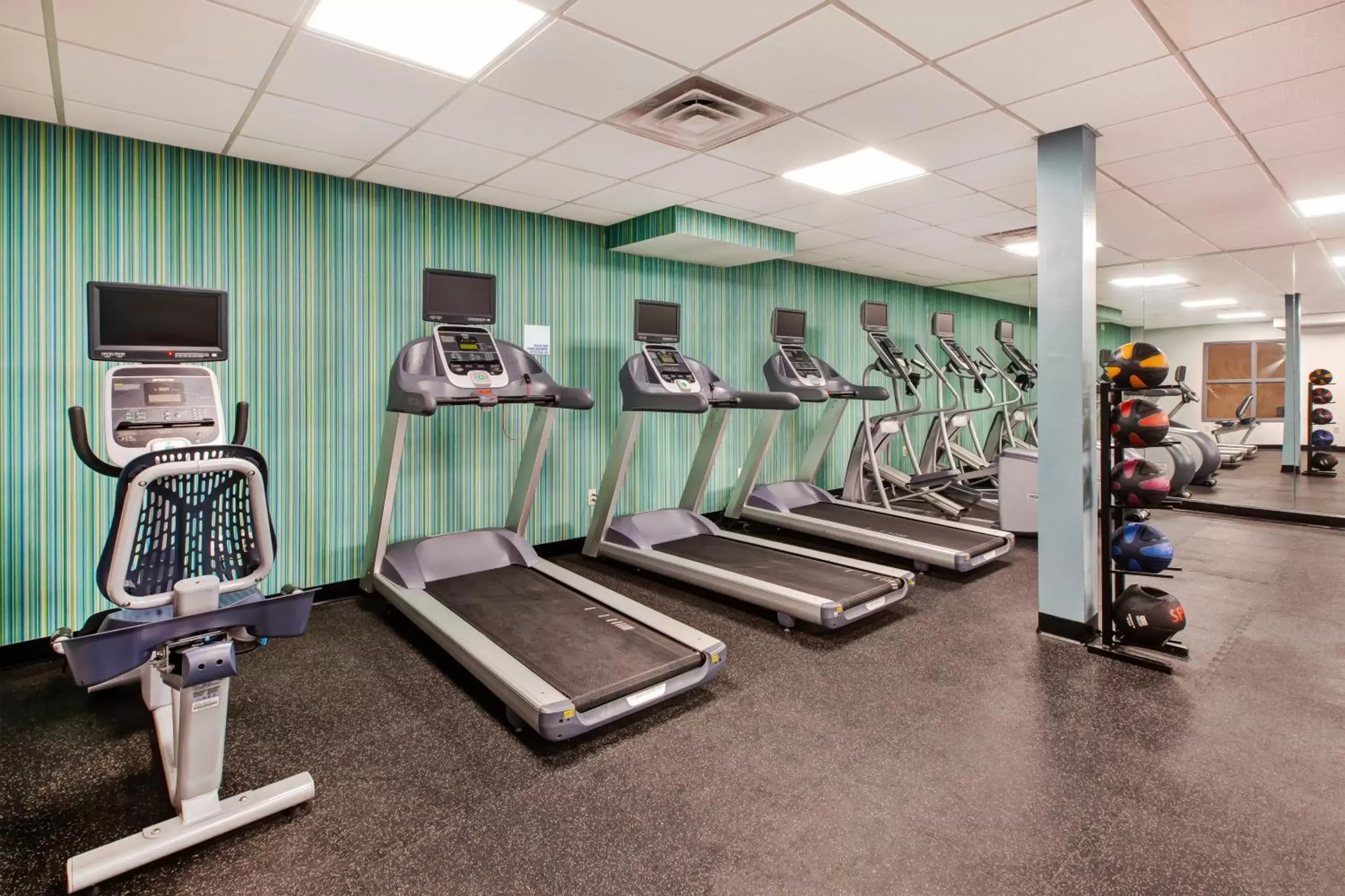 Fitness centre/facilities, Fitness Center/Facilities in Holiday Inn Express Absecon-Atlantic City Area, an IHG Hotel