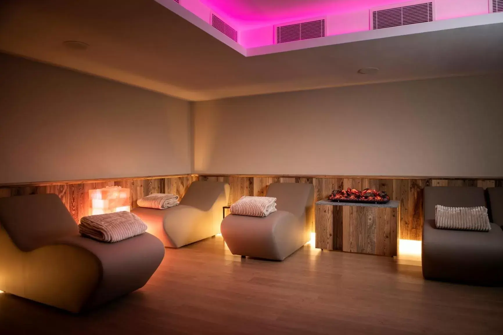 Spa and wellness centre/facilities in Hotel Cristallo Spa and wellness centre/facilities in Hotel Cristallo