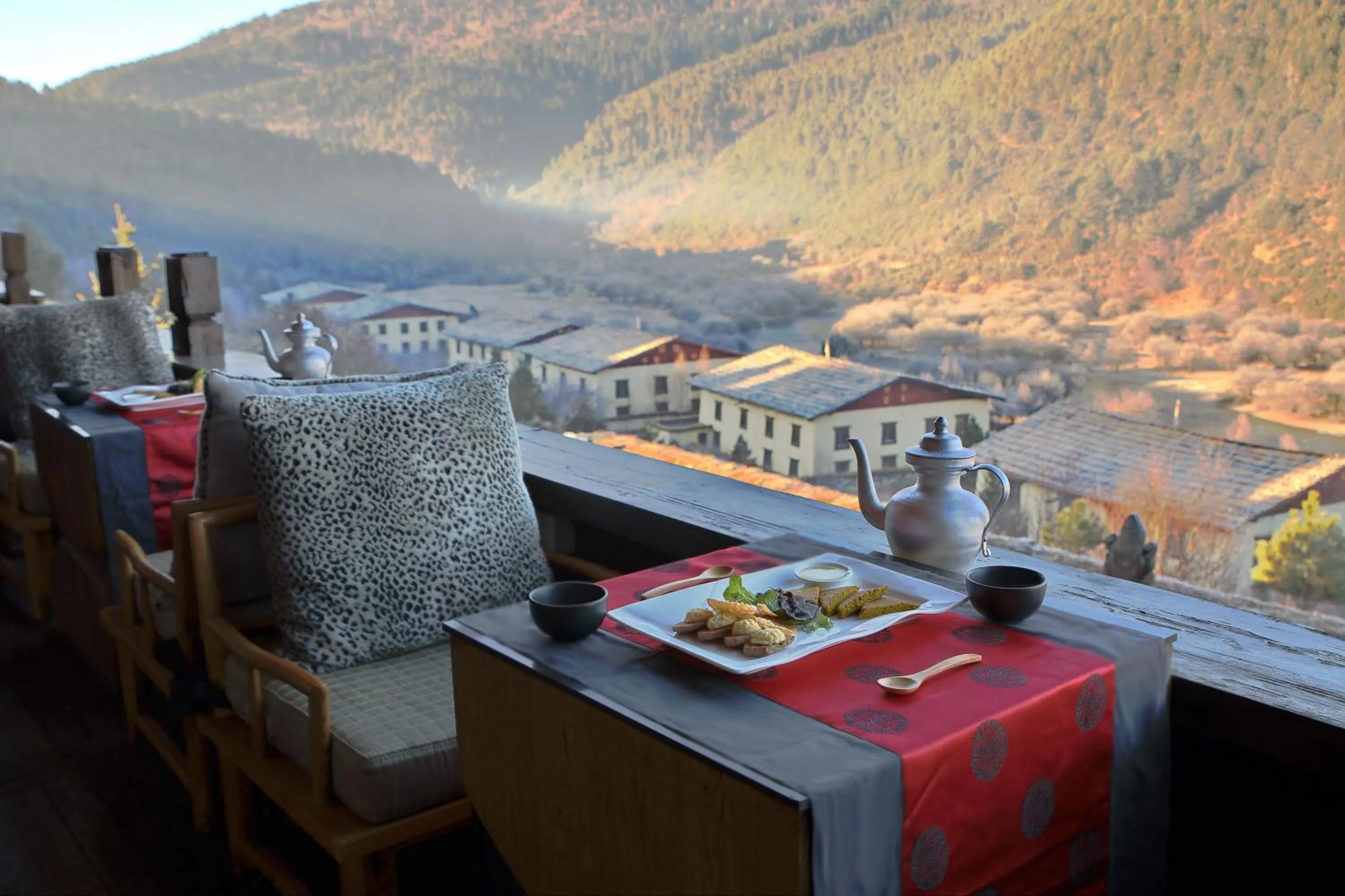 Restaurant/places to eat in Banyan Tree Ringha