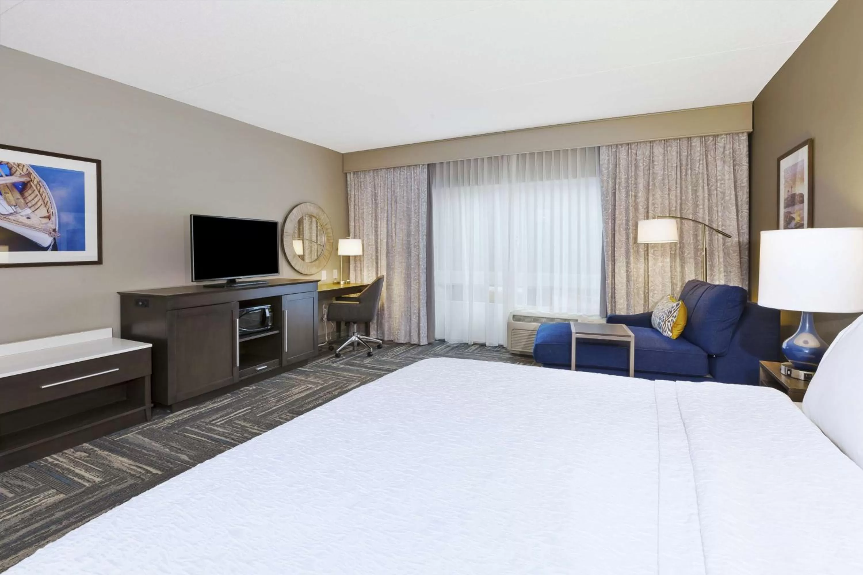 Bedroom, Bed in Hampton Inn & Suites Wells-Ogunquit