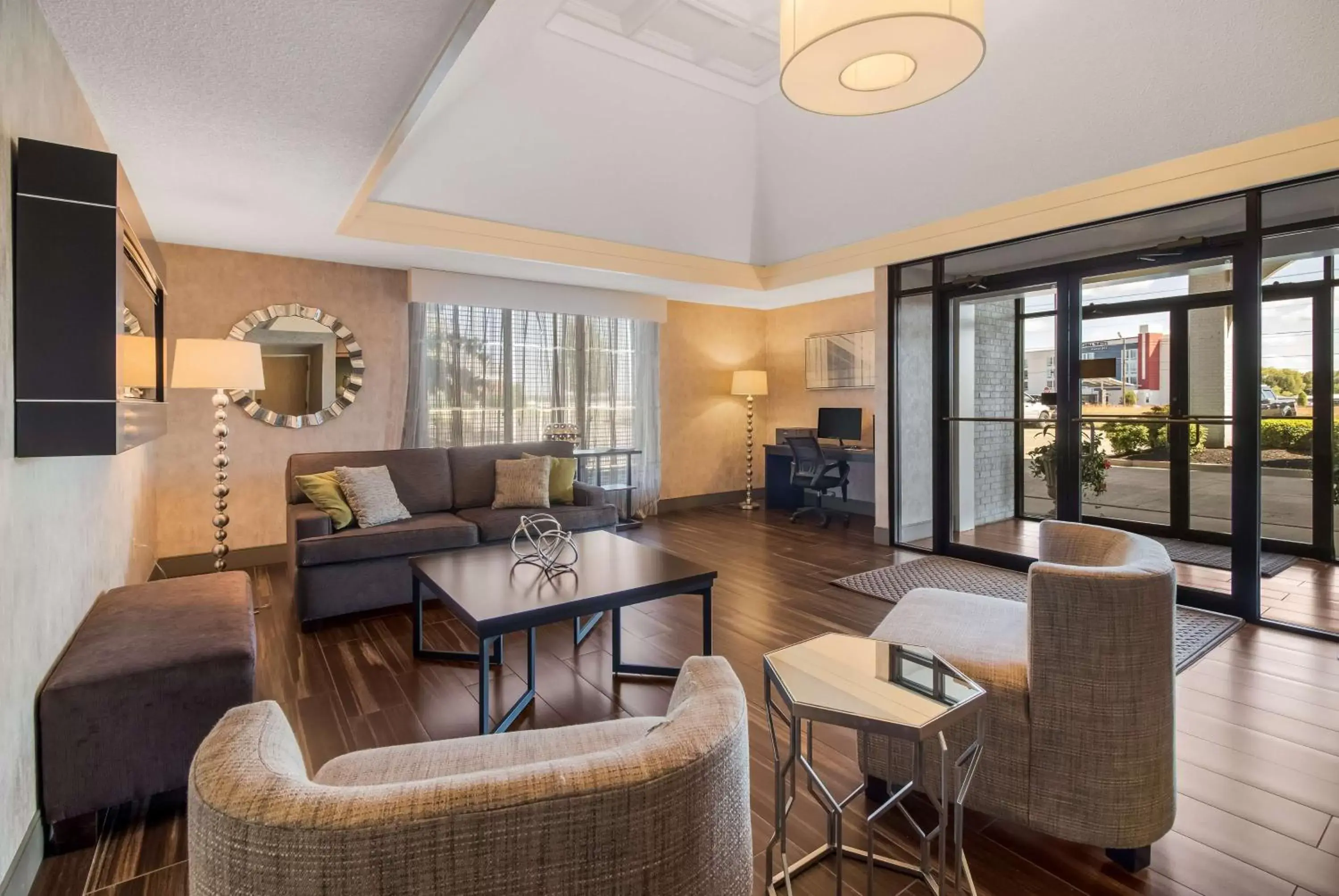 Lobby or reception, Seating Area in Best Western University Inn