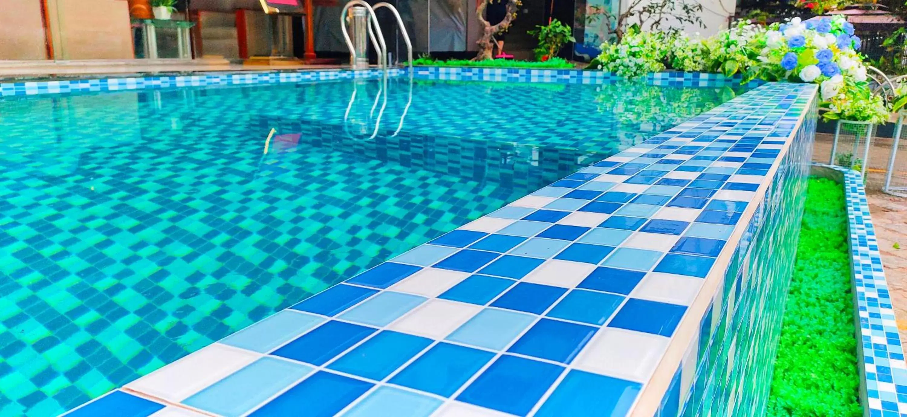 Swimming Pool in Kieu Anh Hotel