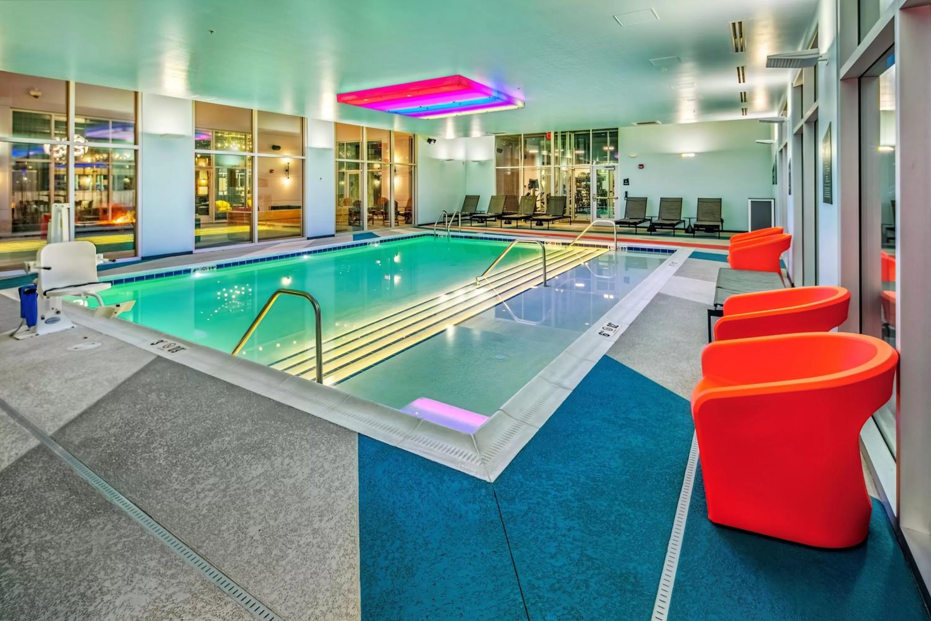 Swimming pool in Aloft Anchorage