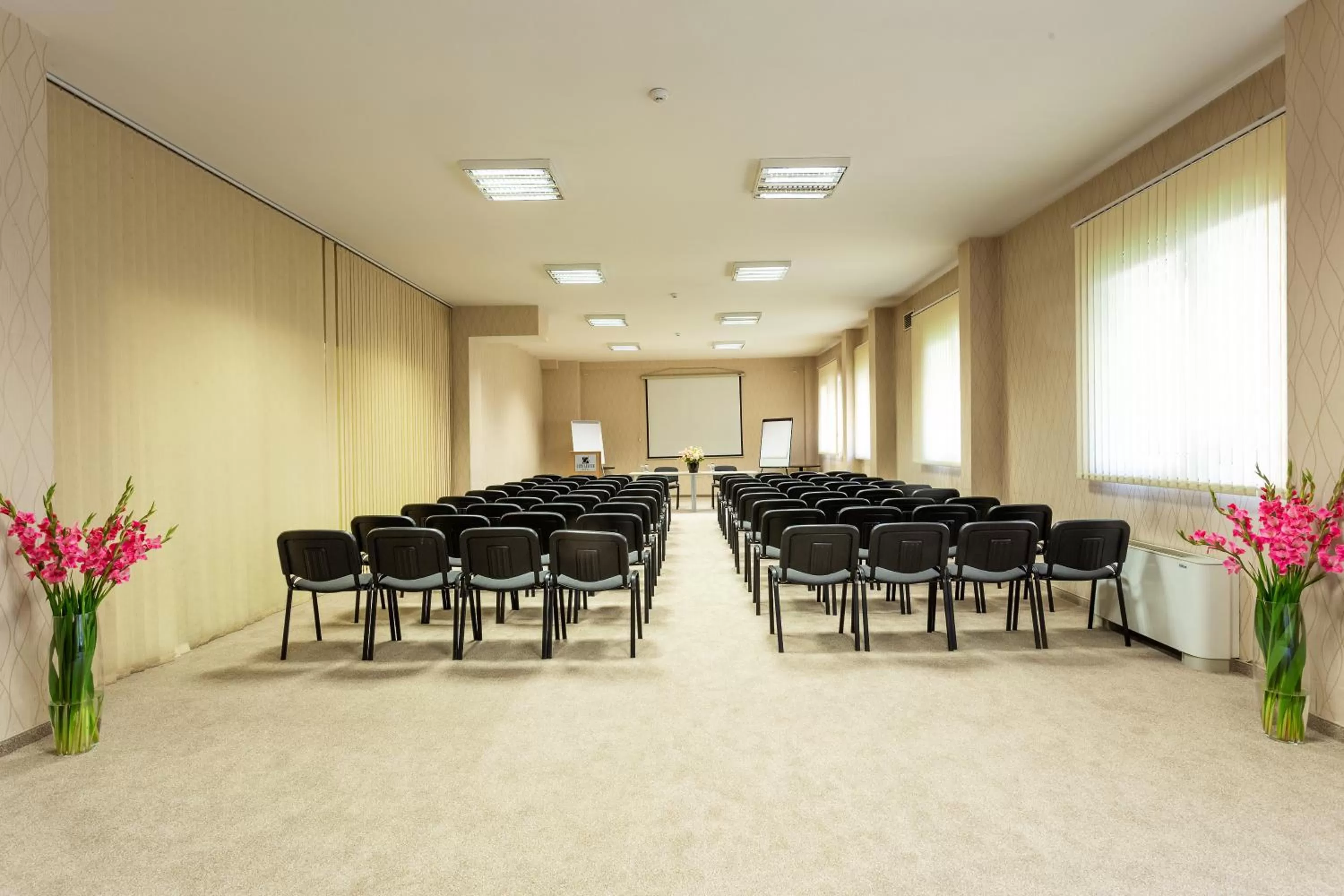 Business facilities in City Avenue Hotel by HMG-Free Parking-Free Wi-Fi