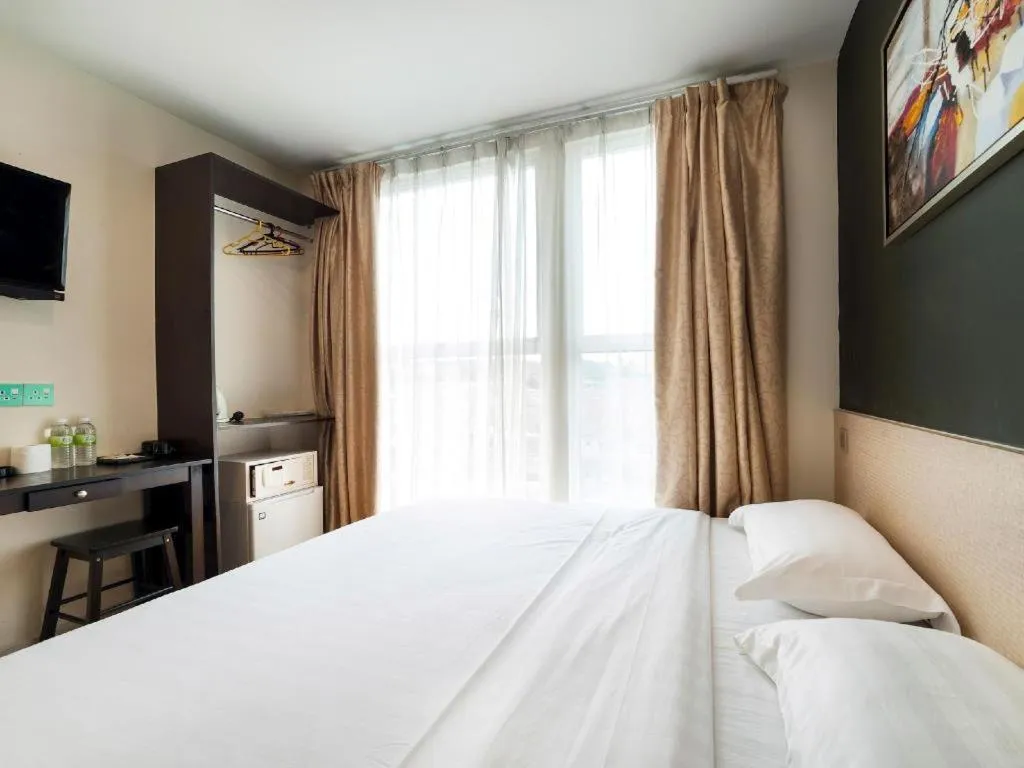 Bed in One Avenue Hotel