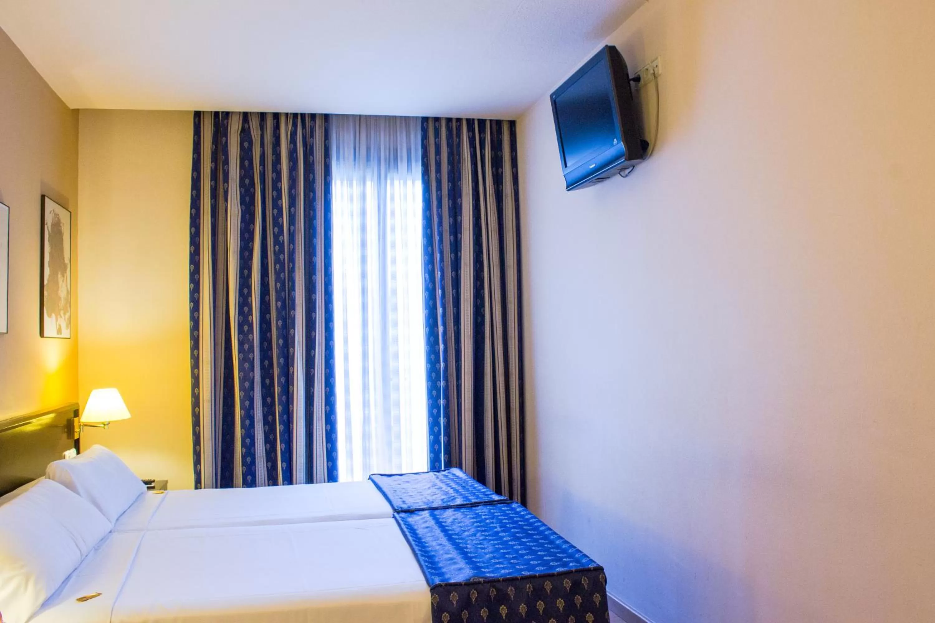 Bed in Atlantis by Atbcn