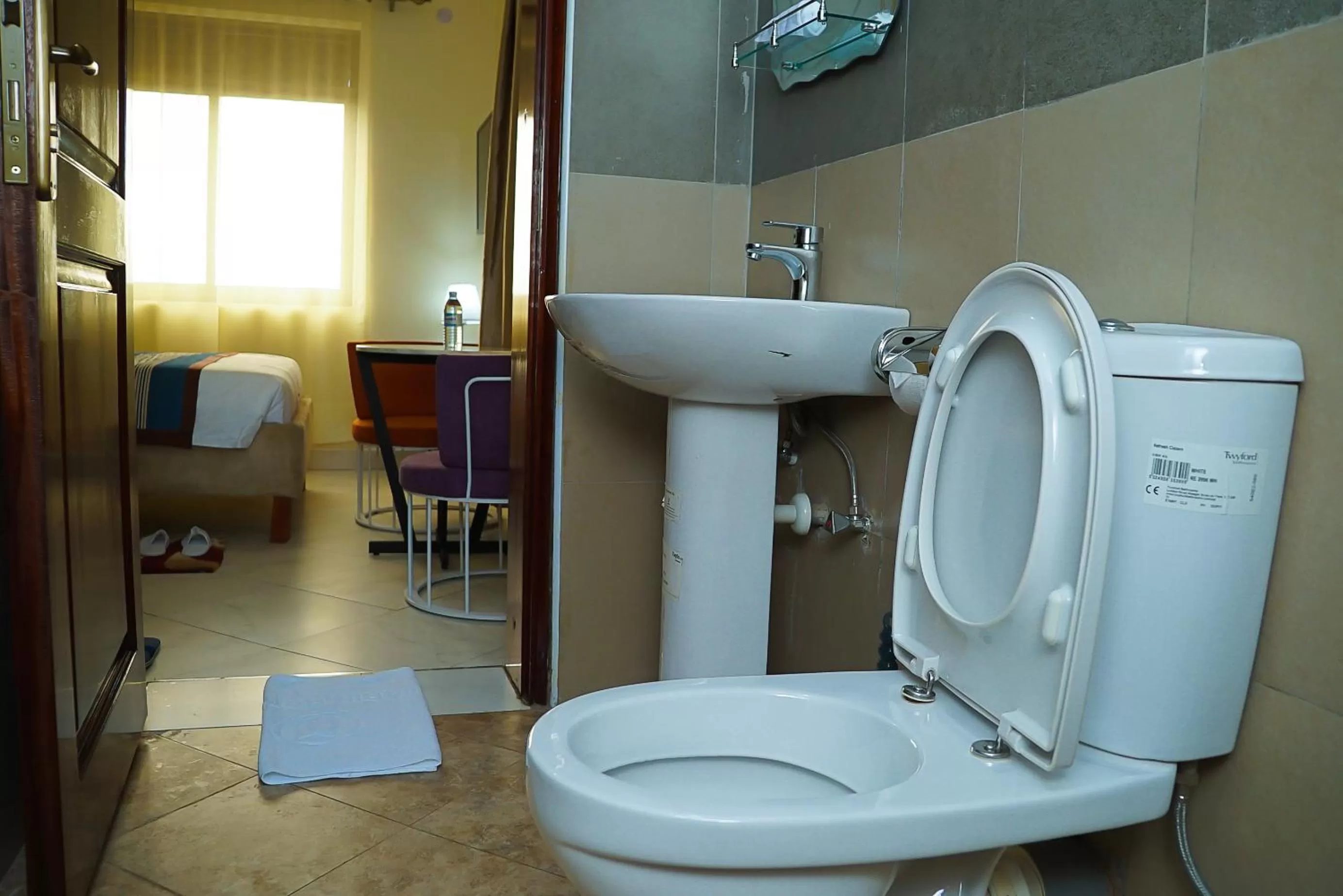 Toilet in Jarin Hotel