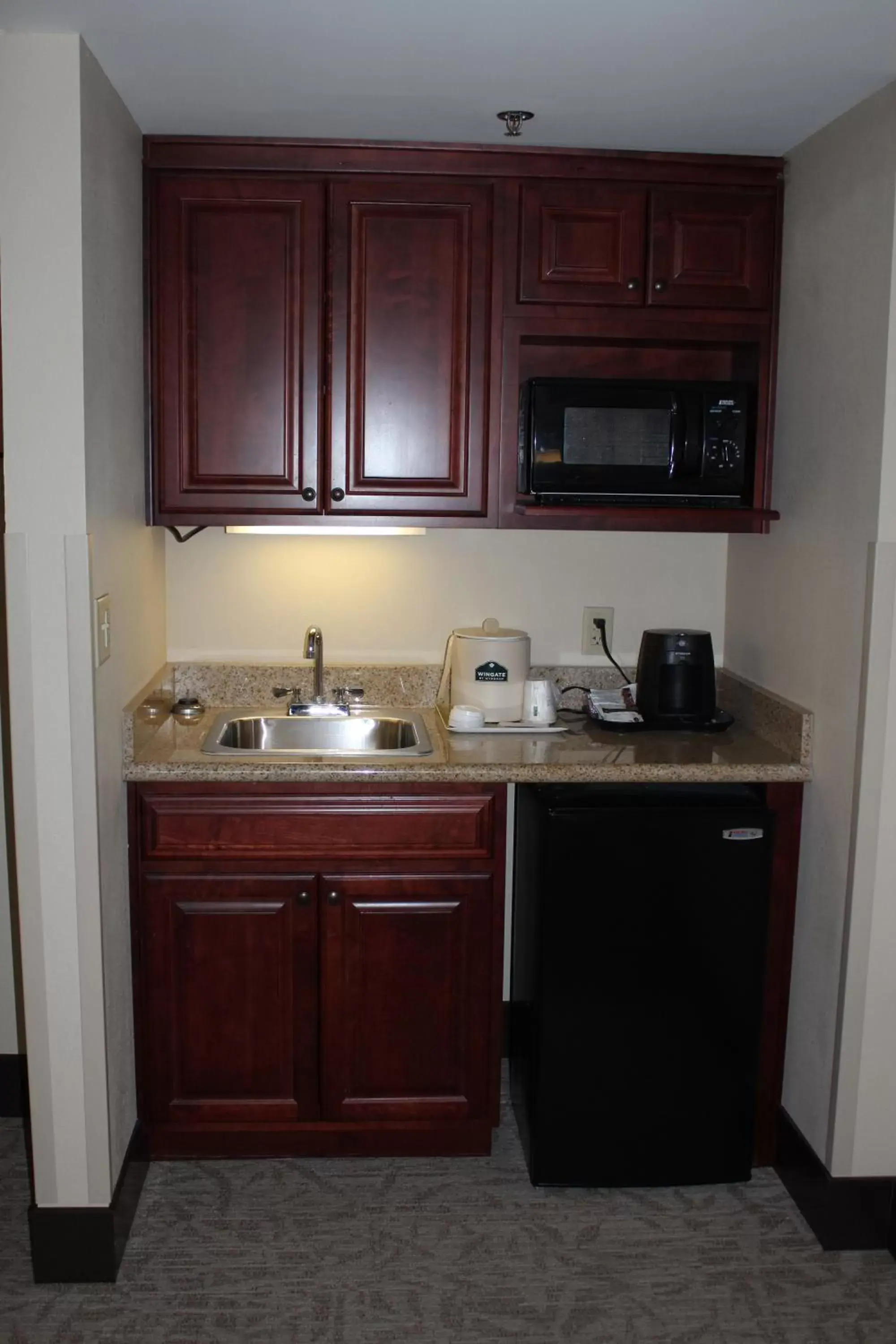 Kitchen/Kitchenette in Wingate by Wyndham Columbia/Lexington