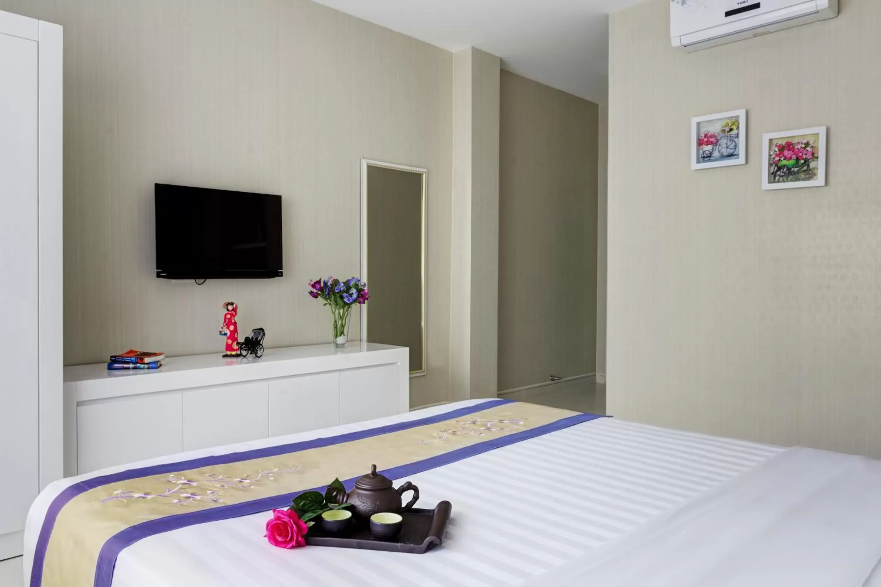 TV and multimedia, Bed in Vân Anh Luxury TV and multimedia, Bed in Vân Anh Luxury