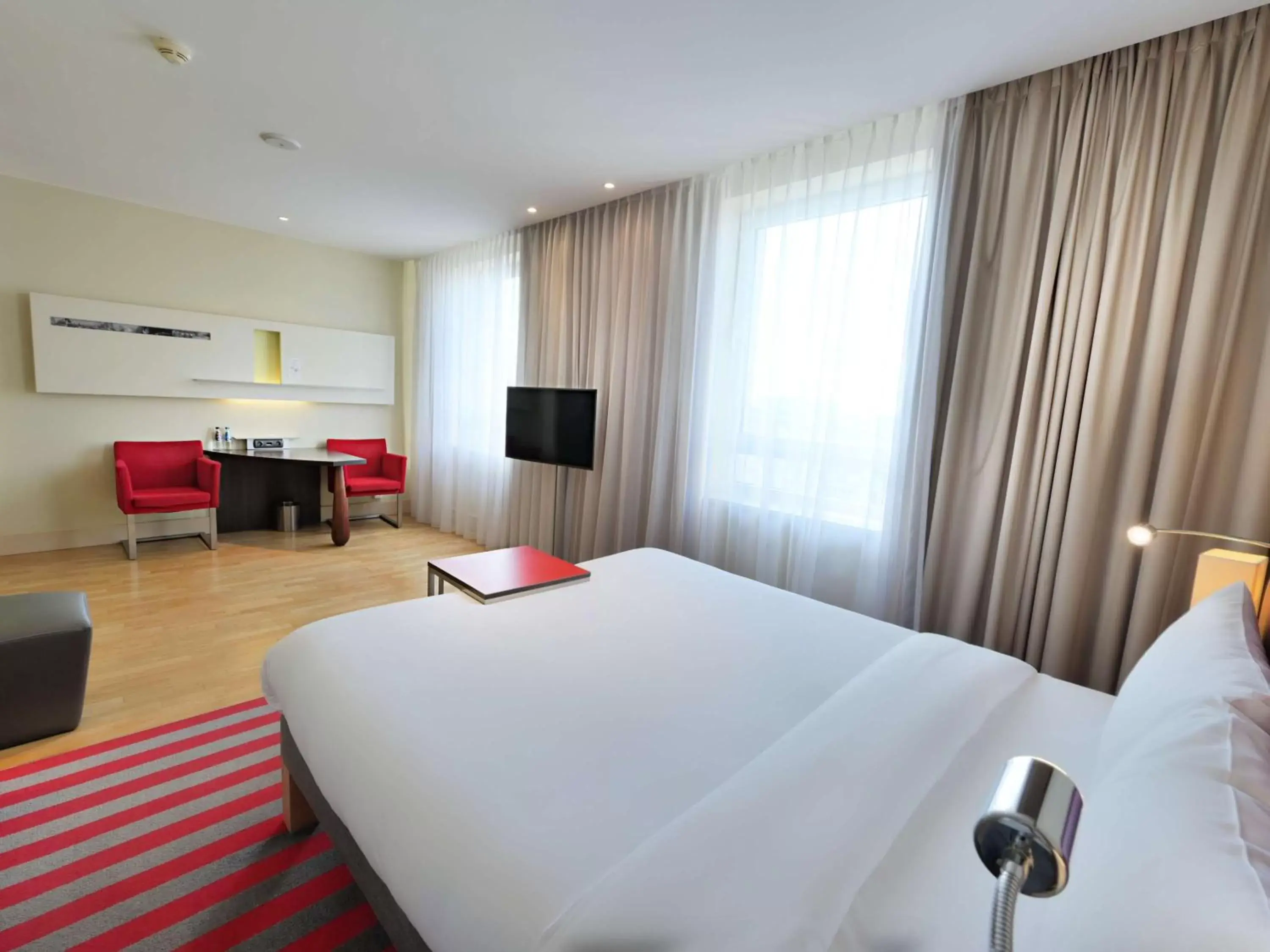 Bedroom, Bed in Mercure Warszawa Grand