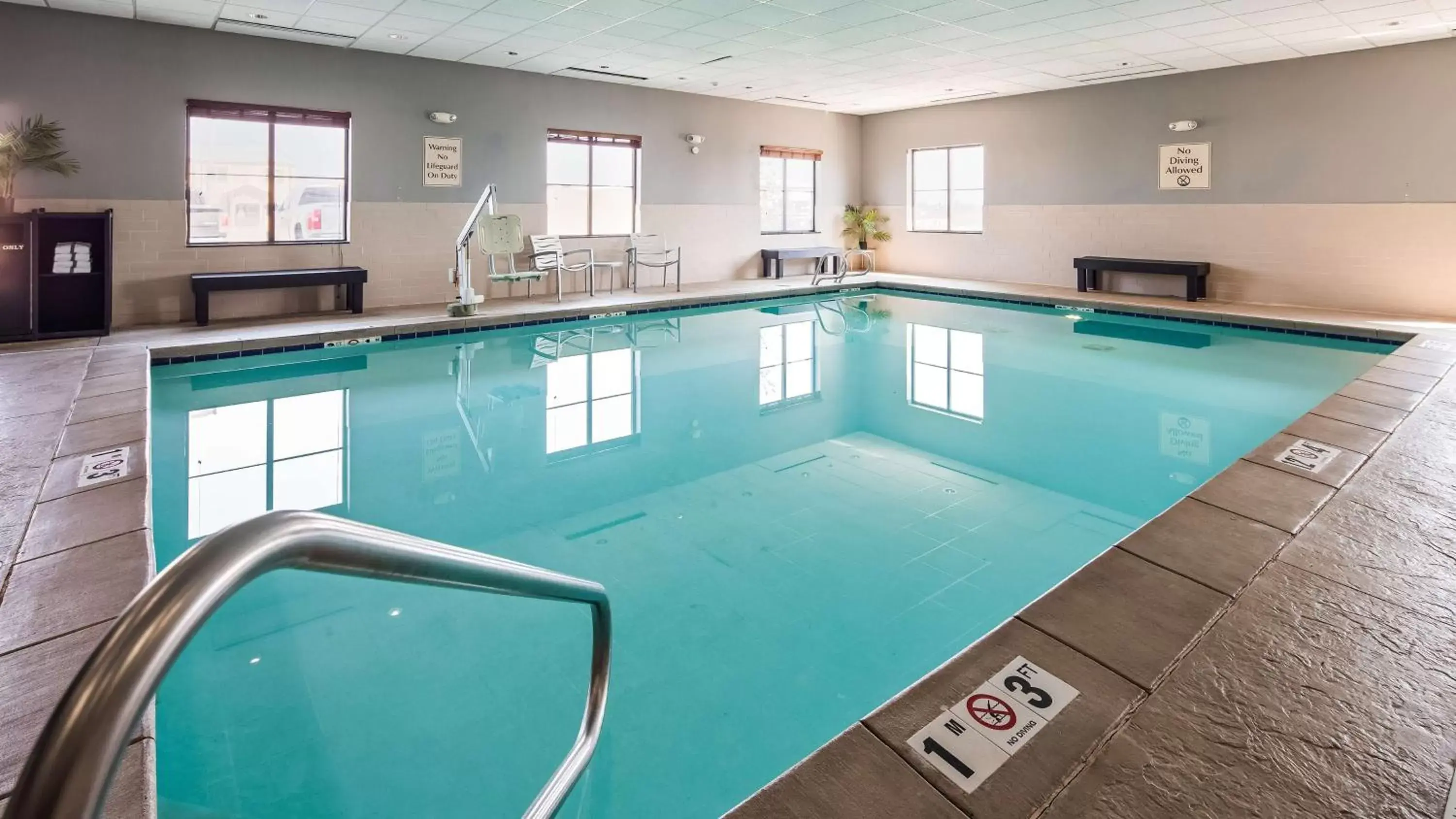On site, Swimming Pool in Best Western Plus Williston Hotel & Suites