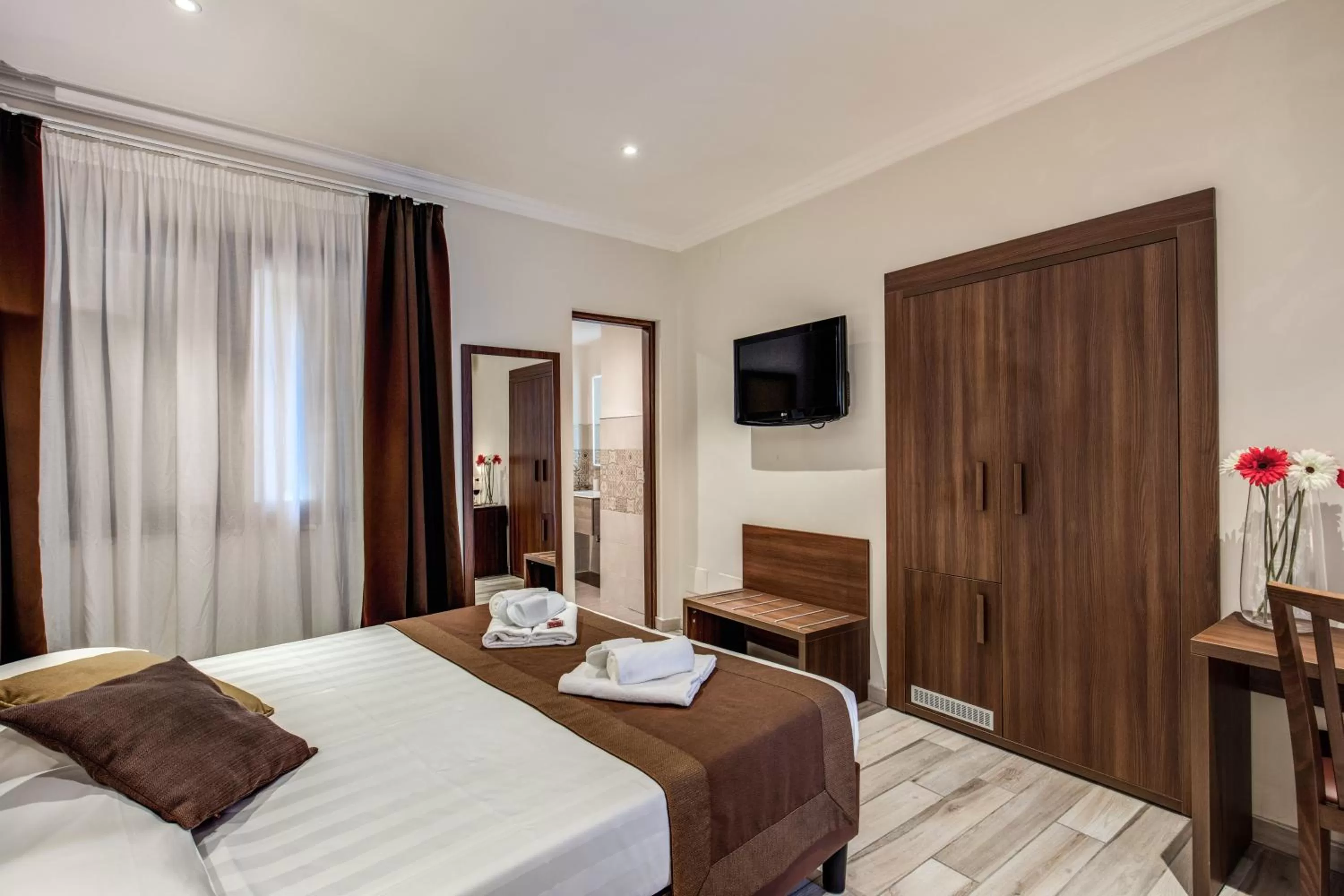 Photo of the whole room, Bed in Rome Garden Hotel