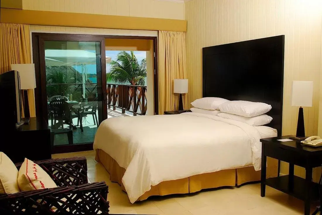 Bed in Playa Tortuga Hotel and Beach Resort