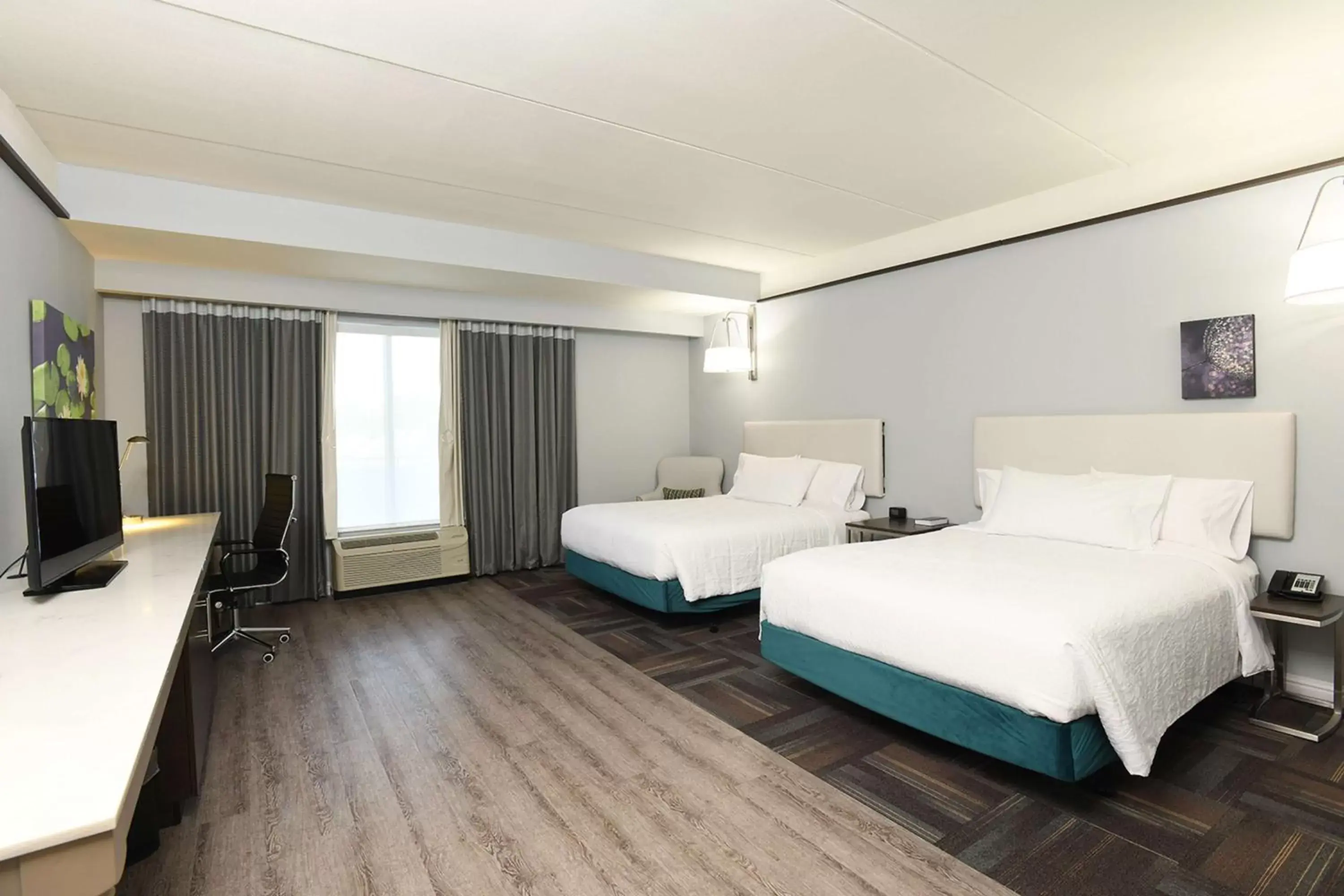 Bedroom, Bed in Hilton Garden Inn Jacksonville