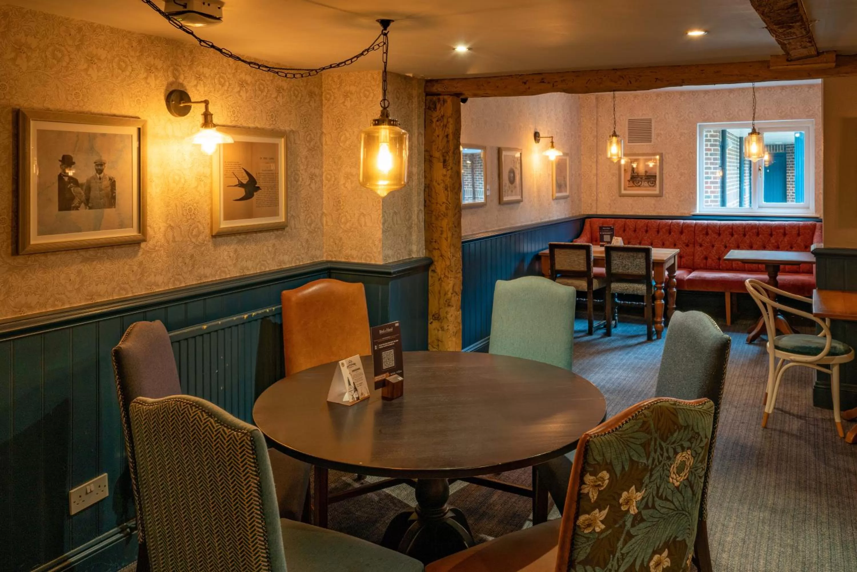 Restaurant/places to eat in The Bird In Hand