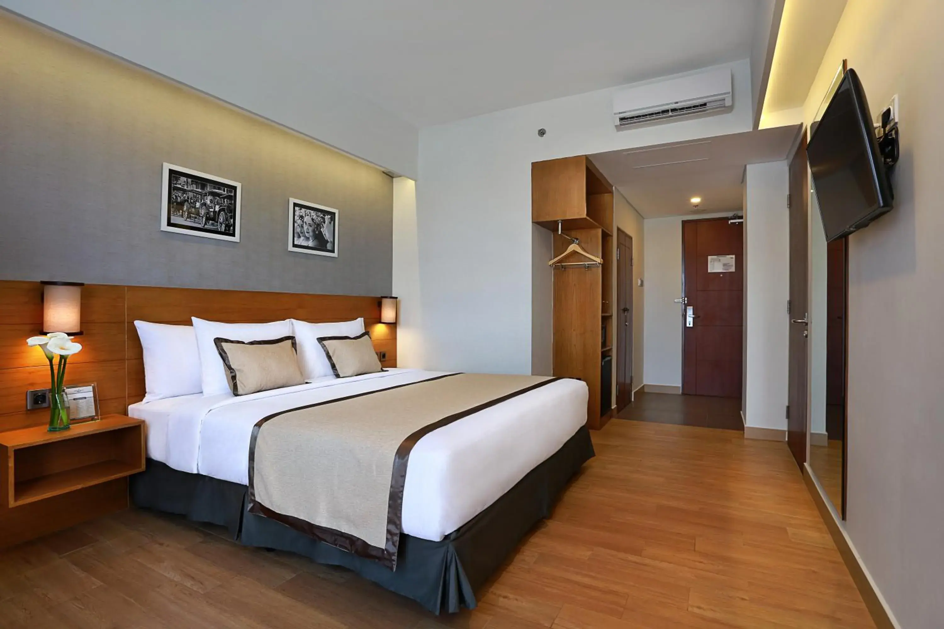 Bedroom, Bed in Golden Tulip Essential Denpasar Hotel