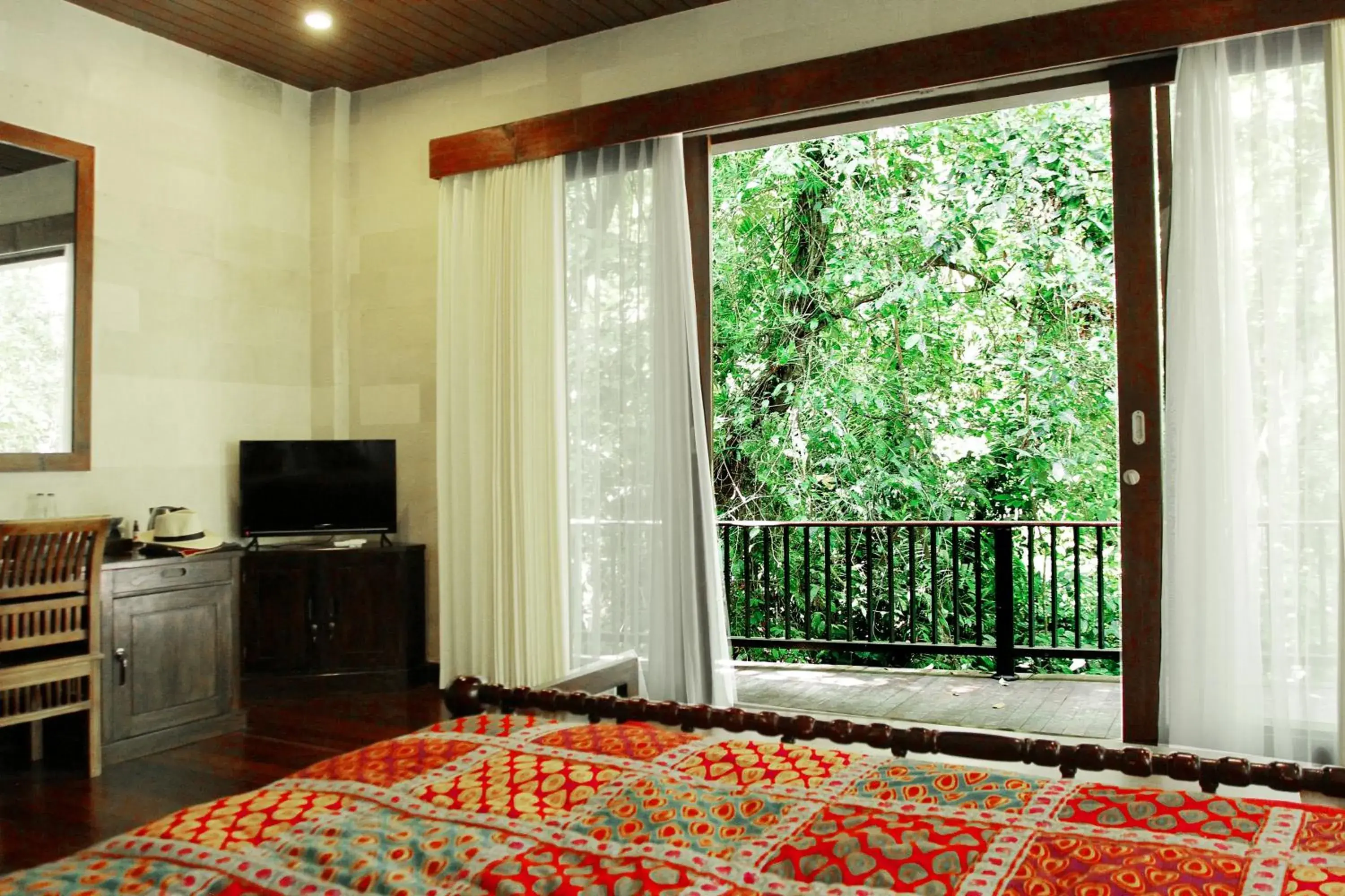 Communal lounge/ TV room, TV/Entertainment Center in BeingSattvaa Luxury Ubud - CHSE Certified