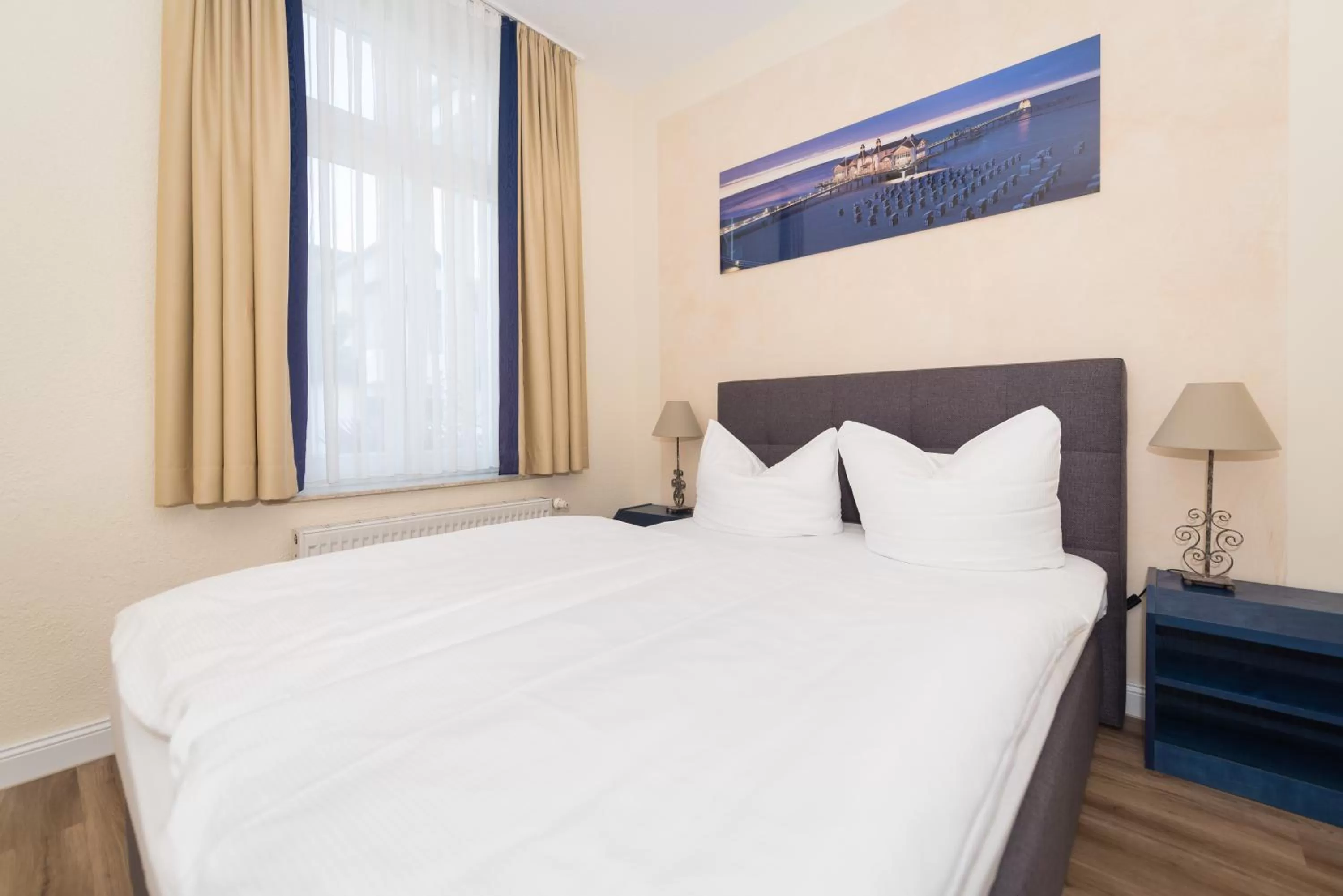 Photo of the whole room, Bed in Hotel Villa Waldfrieden