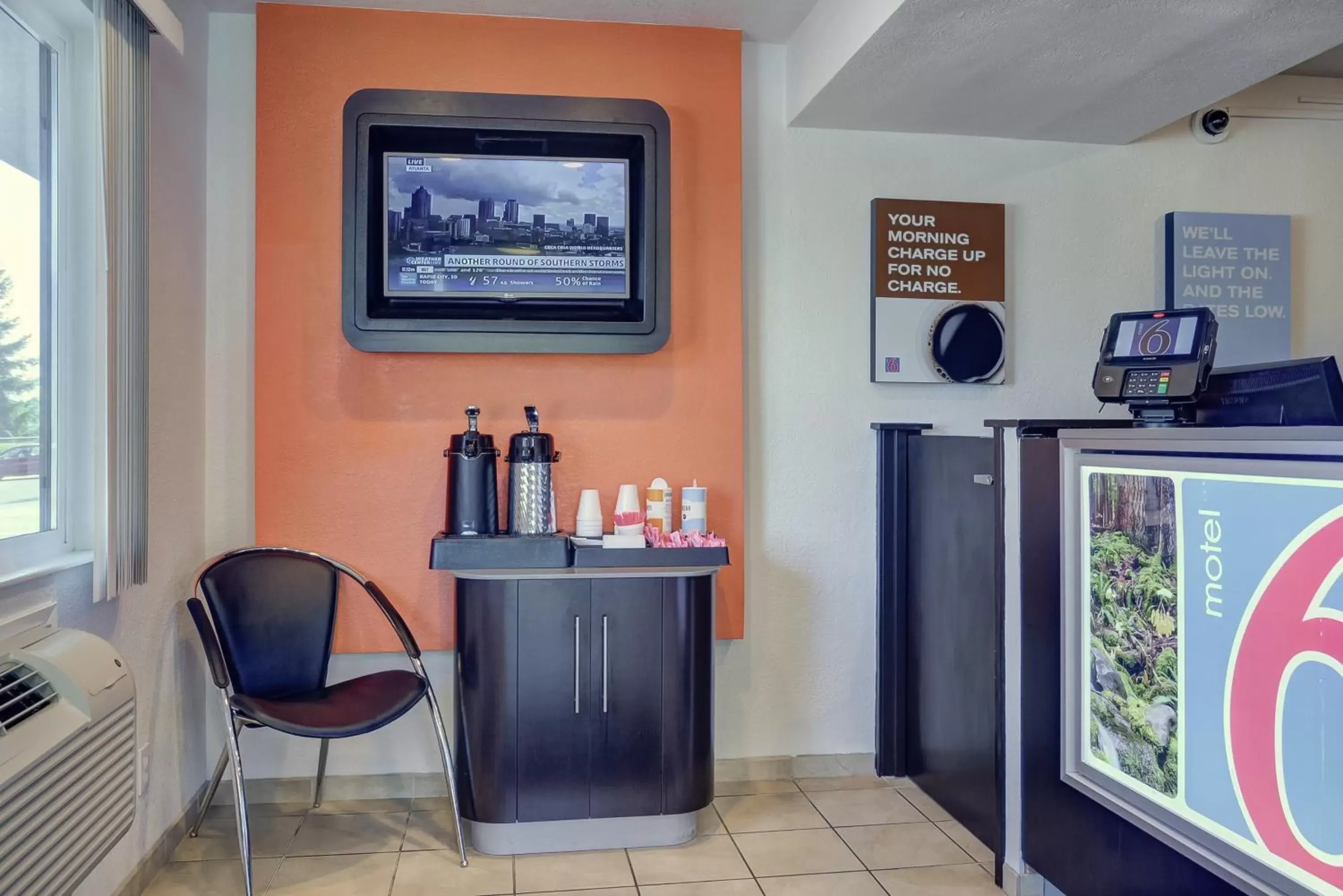 Lobby or reception in Motel 6-Eugene, OR - South Springfield Lobby or reception in Motel 6-Eugene, OR - South Springfield