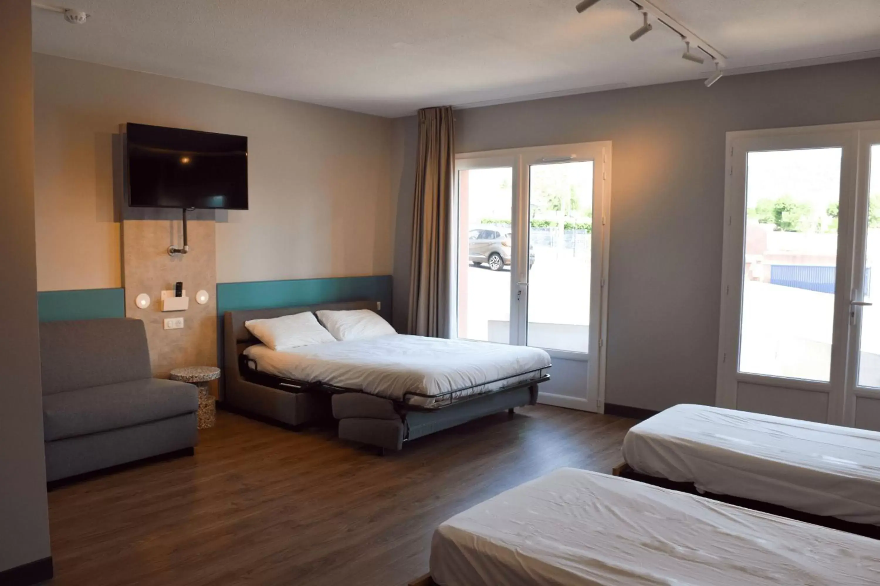 Bedroom, Bed in ibis Budget Millau Viaduc