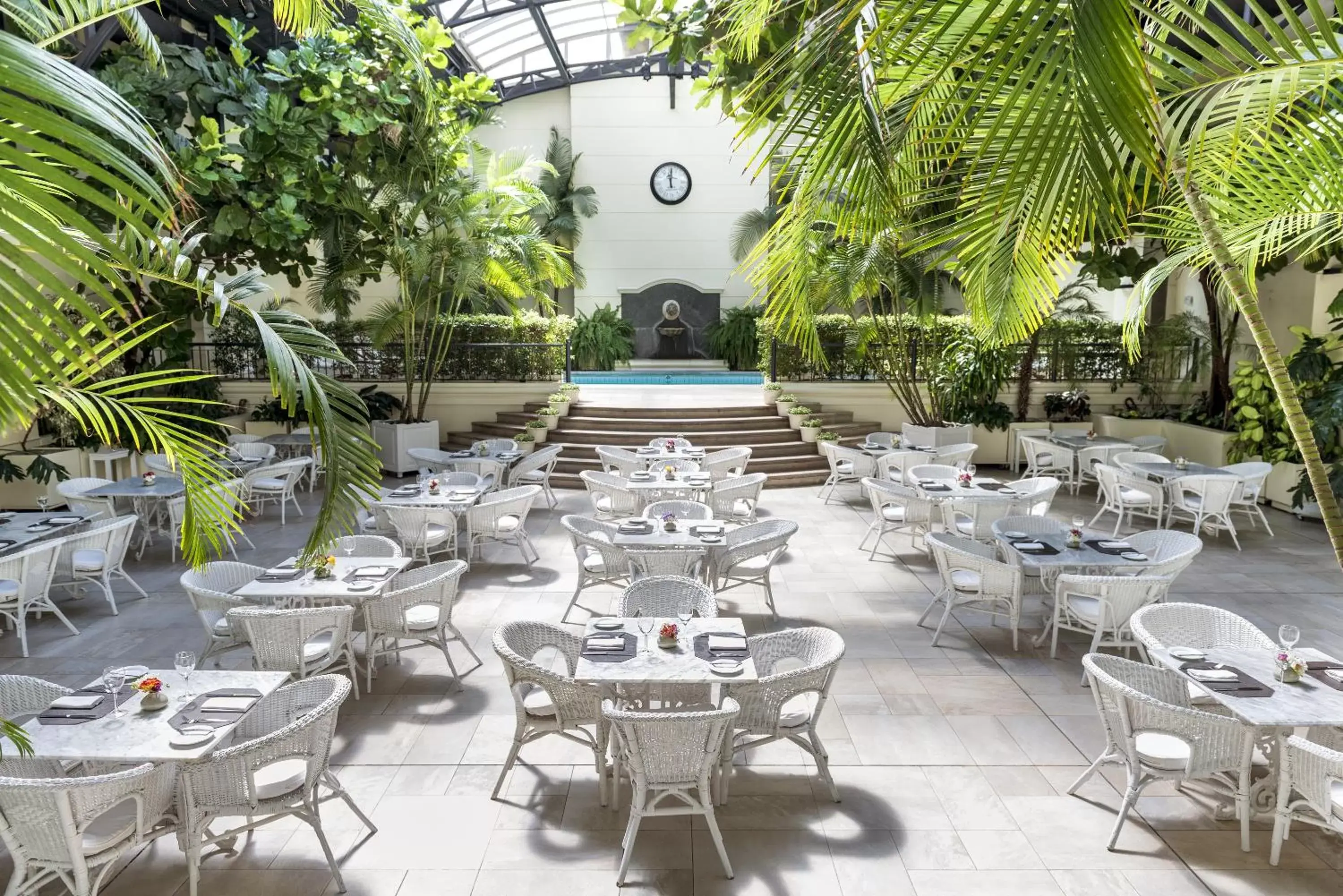 Patio, Restaurant/Places to Eat in Loi Suites Recoleta Hotel