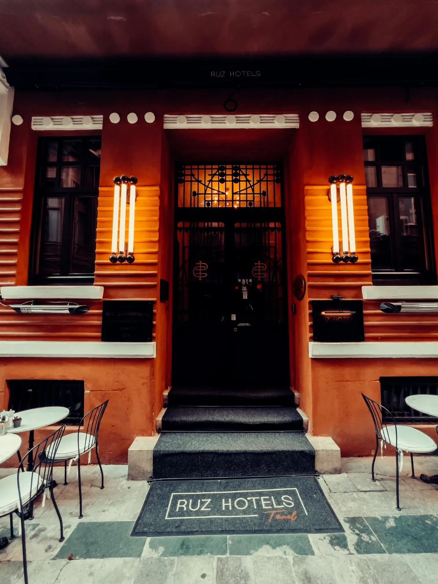 Facade/entrance in RUZ Hotels