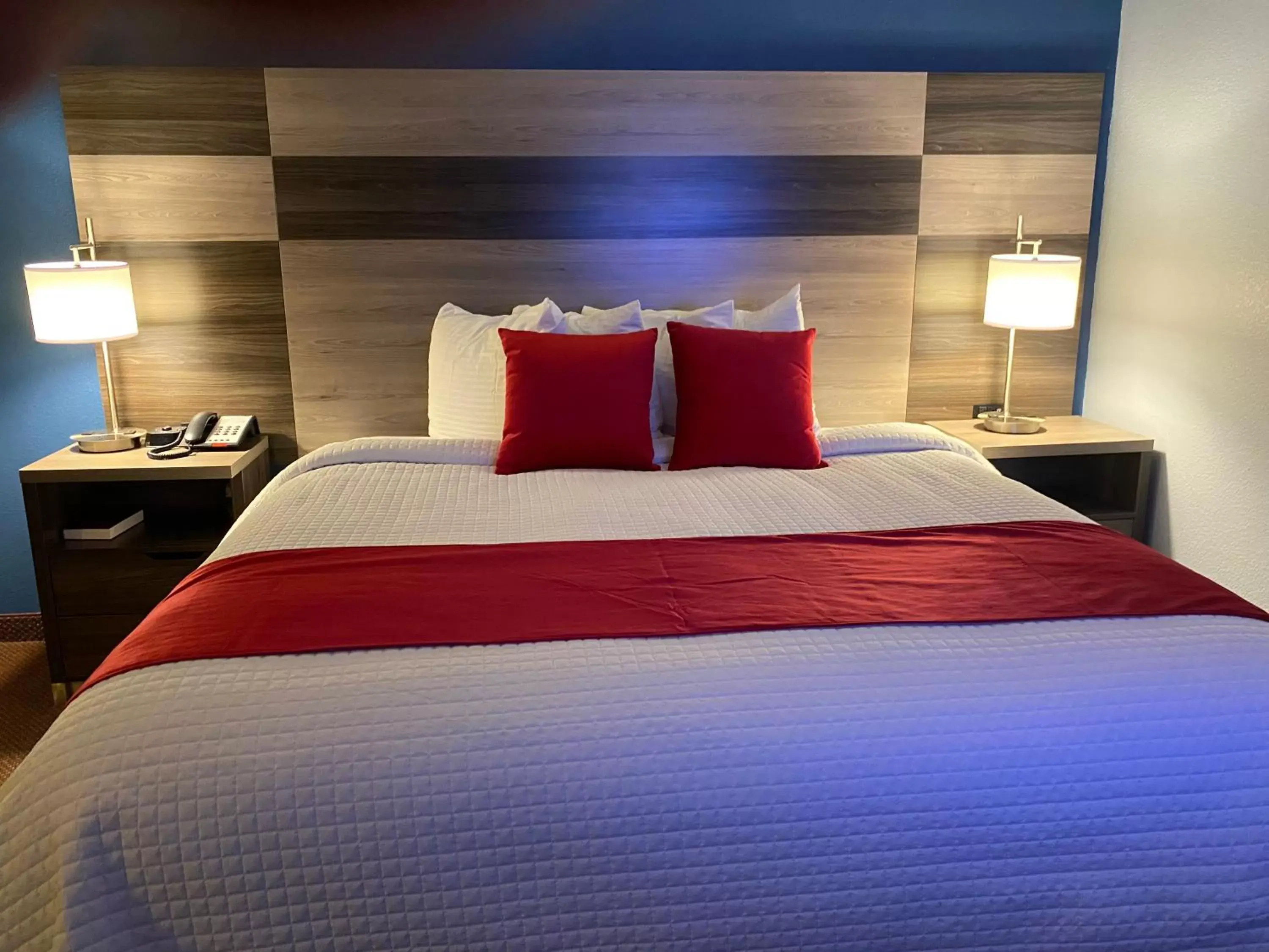 Bed in Garnett Hotel & RV Park Bed in Garnett Hotel & RV Park