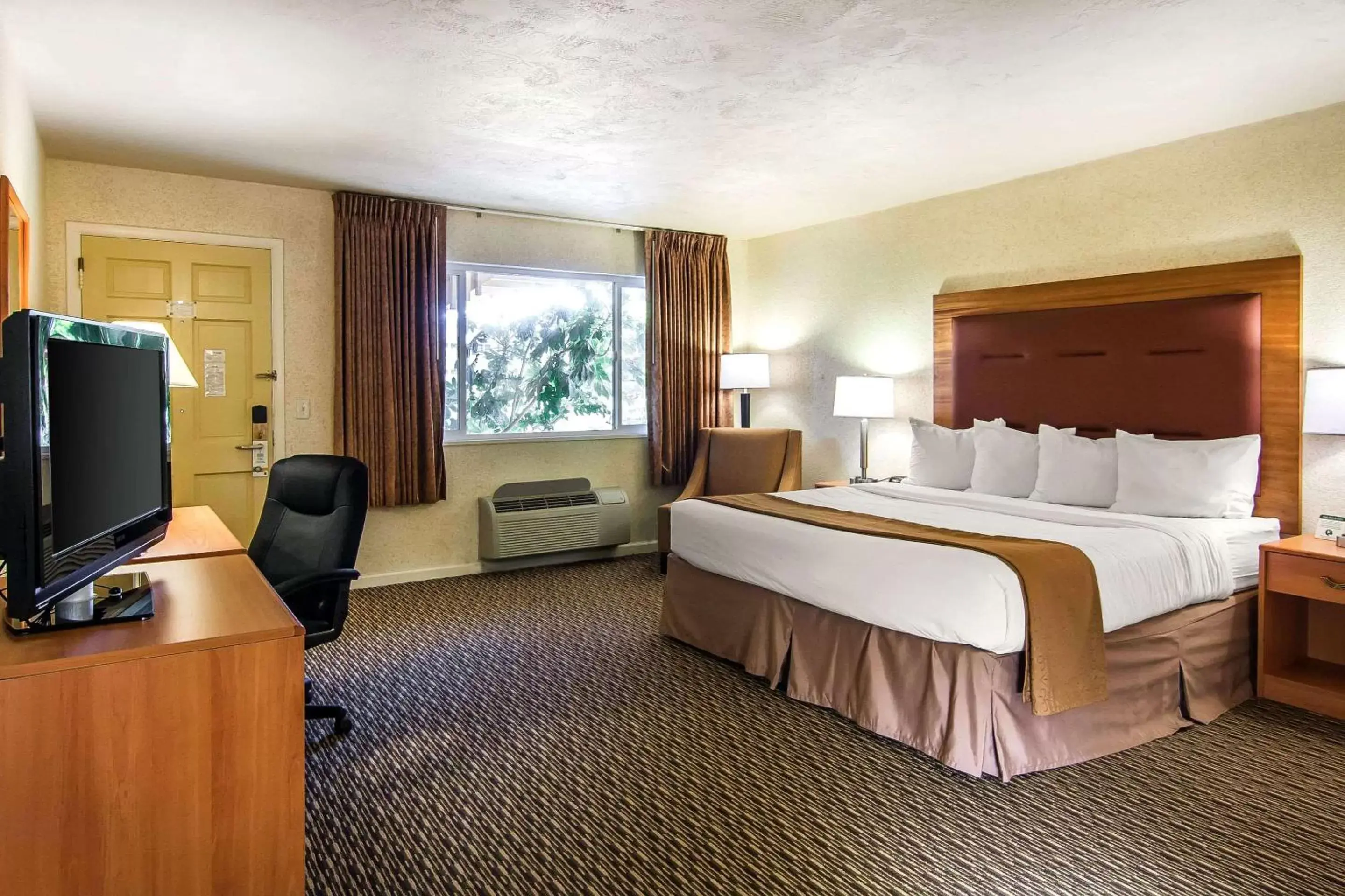 Photo of the whole room in Quality Inn & Suites at Coos Bay