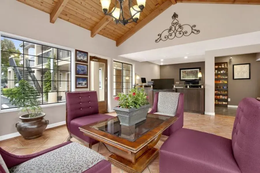 Lobby or reception, Seating Area in Ramada by Wyndham Mountain View