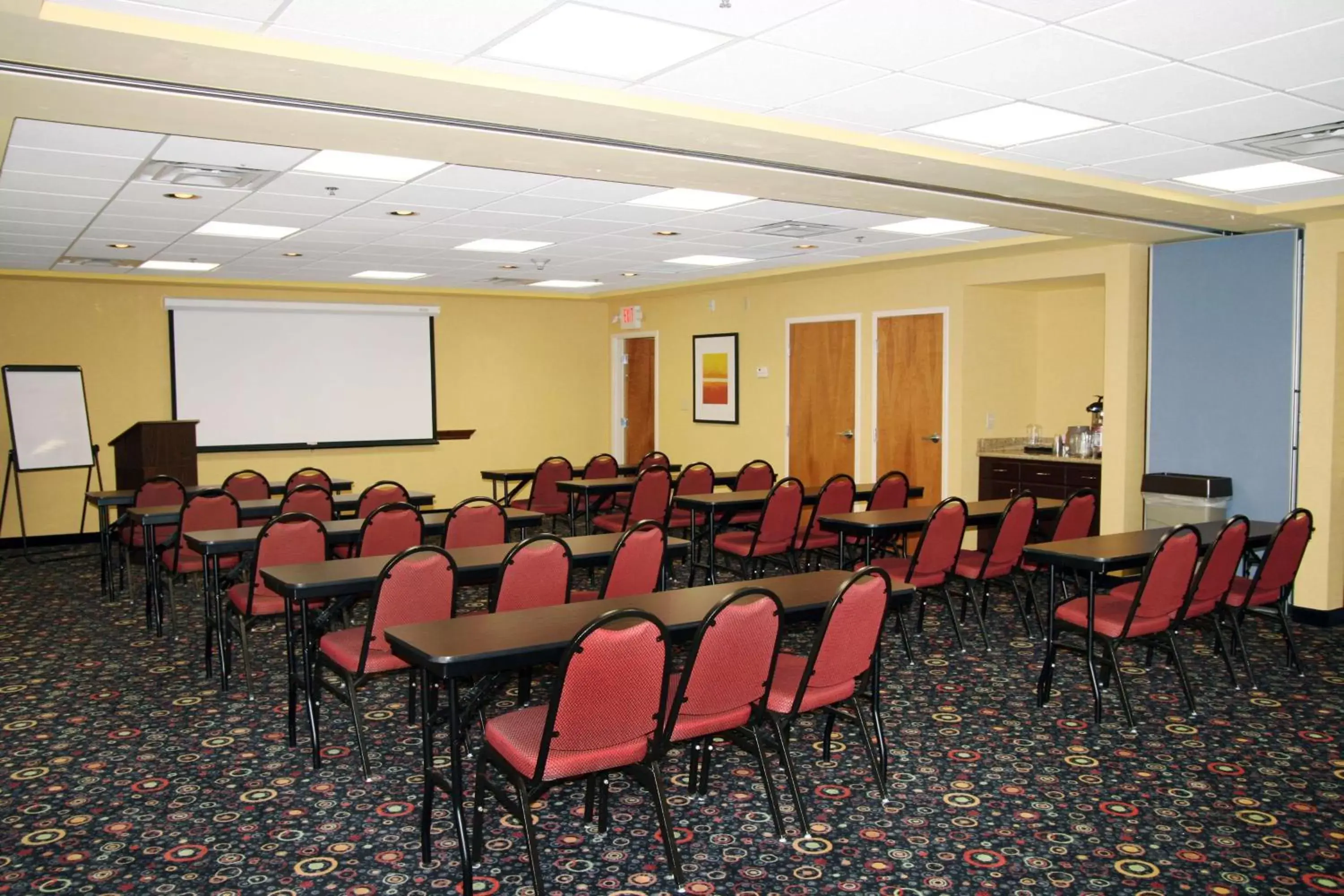 Meeting/conference room in Hampton Inn & Suites Louisville East