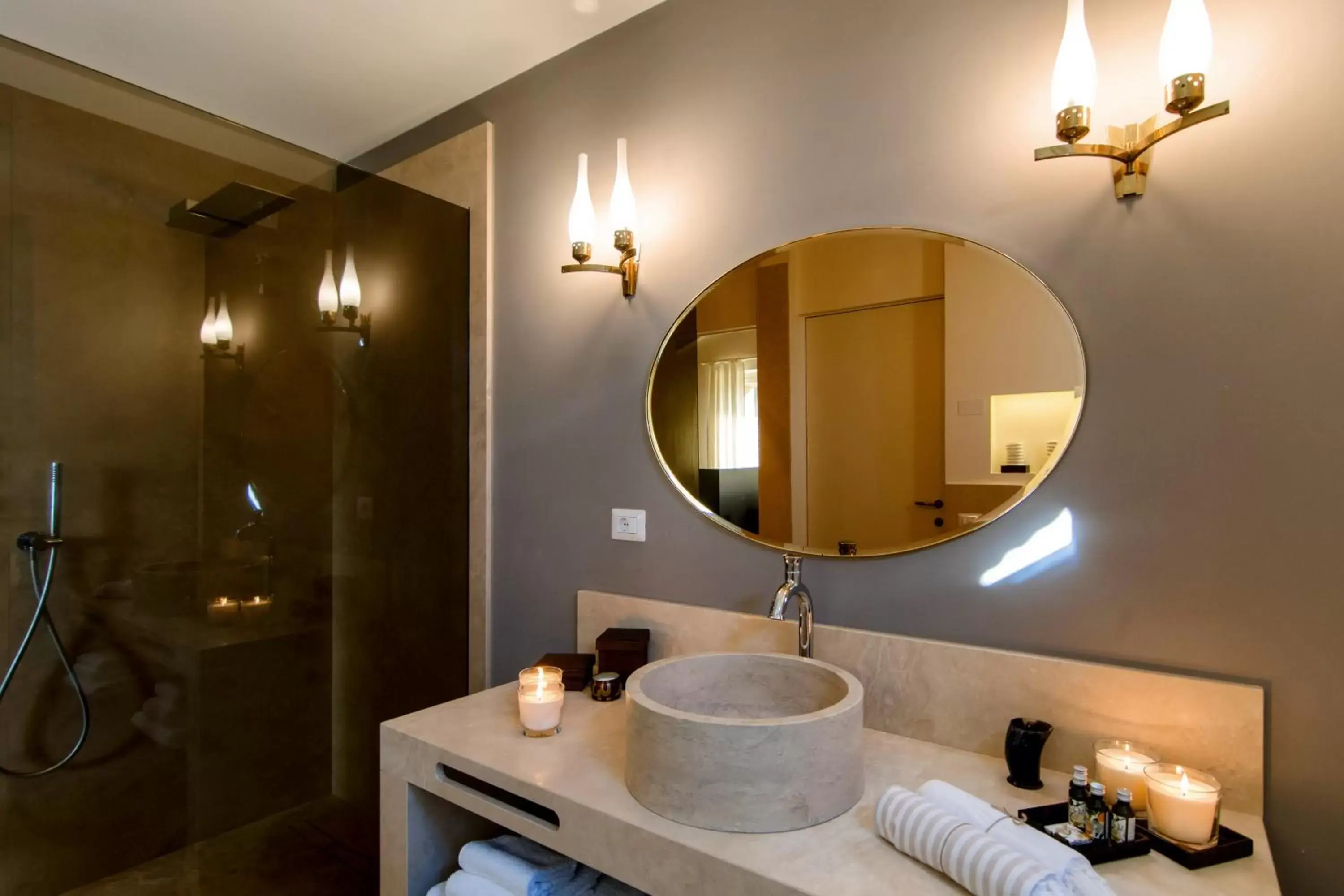 Shower, Bathroom in CasaVostra - Ambience Suites