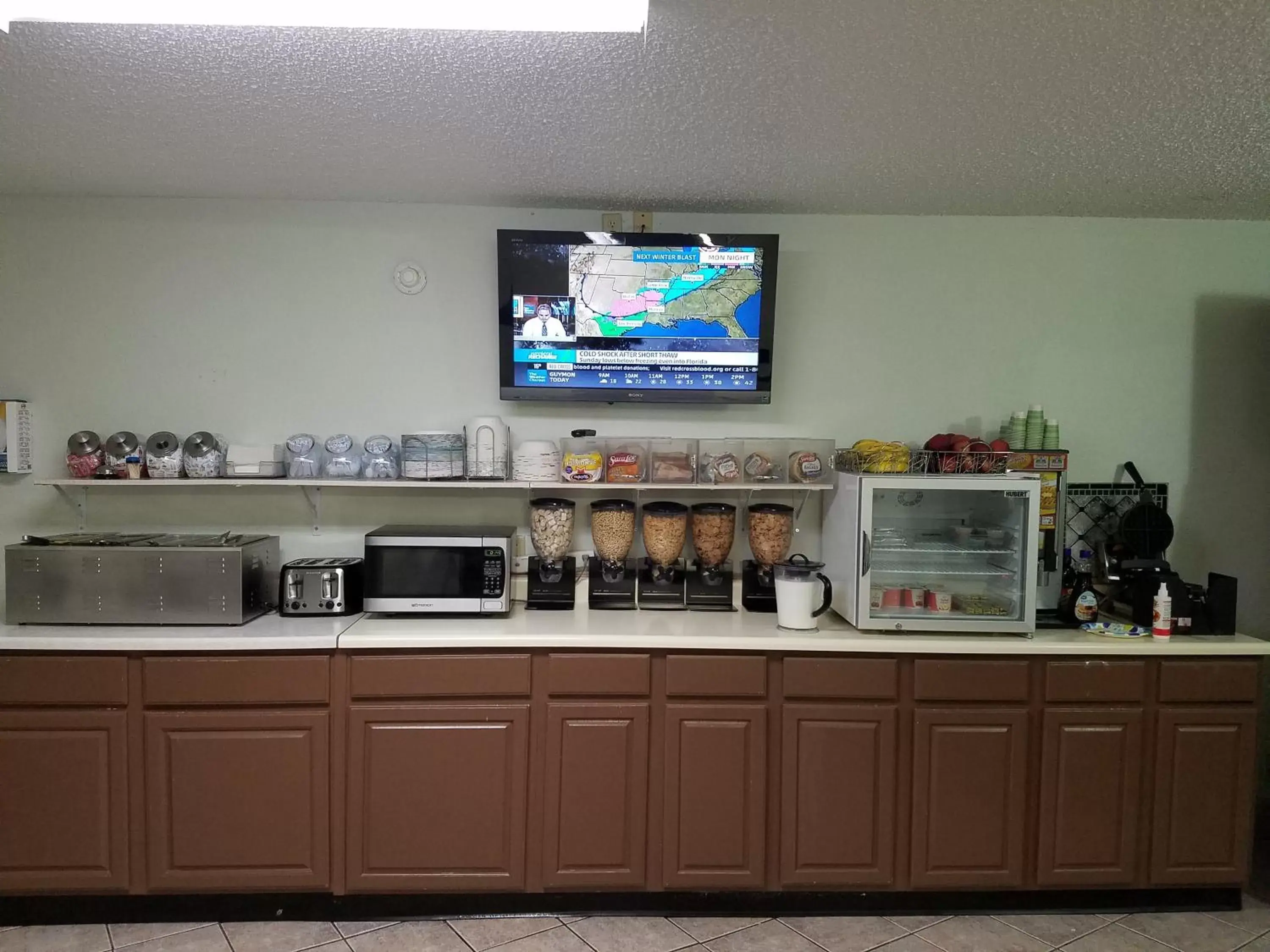 Kitchen/Kitchenette in Simple Rewards Inn