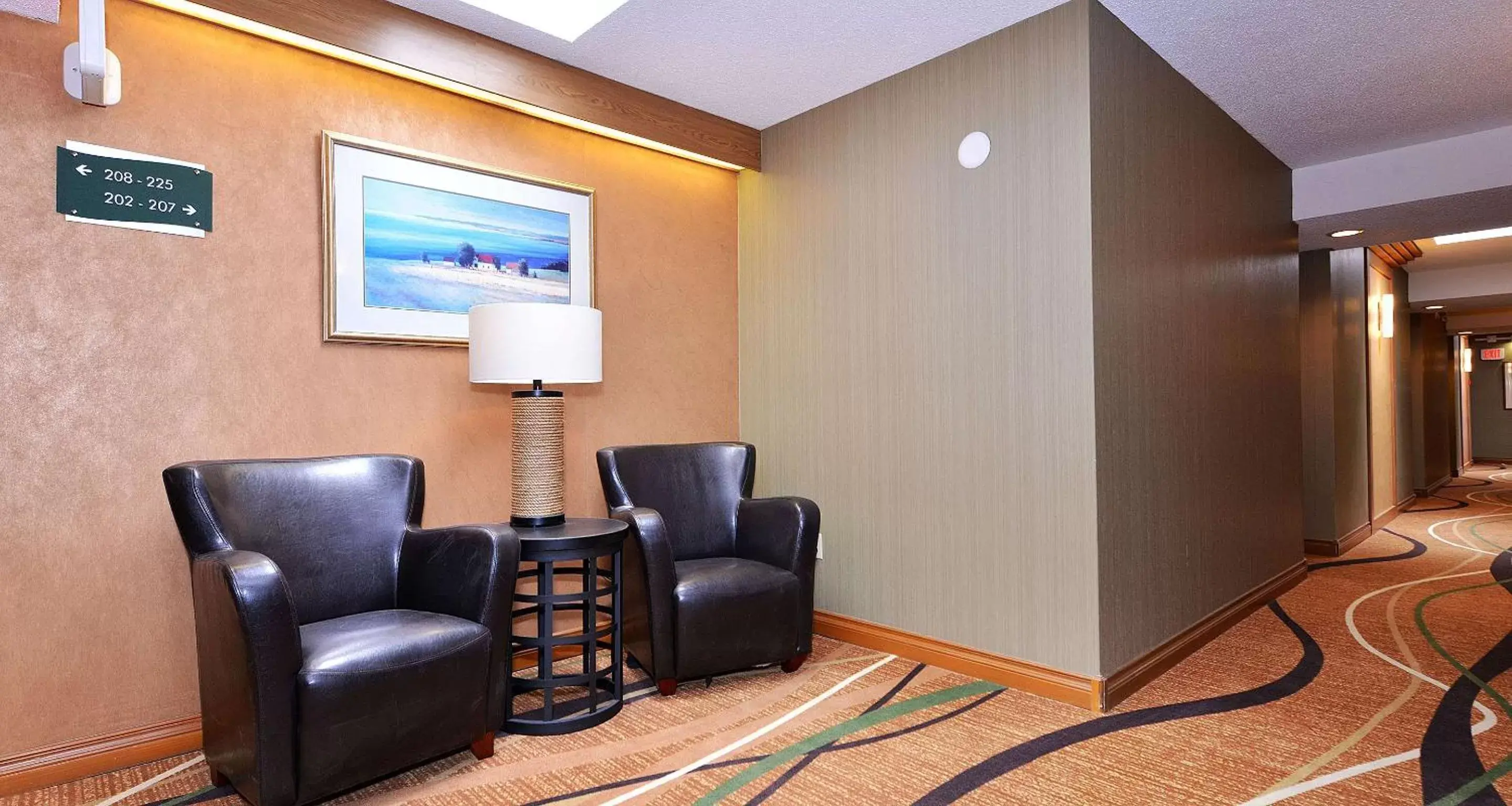 Lobby or reception, Seating Area in Best Western Plus Emerald Isle Hotel