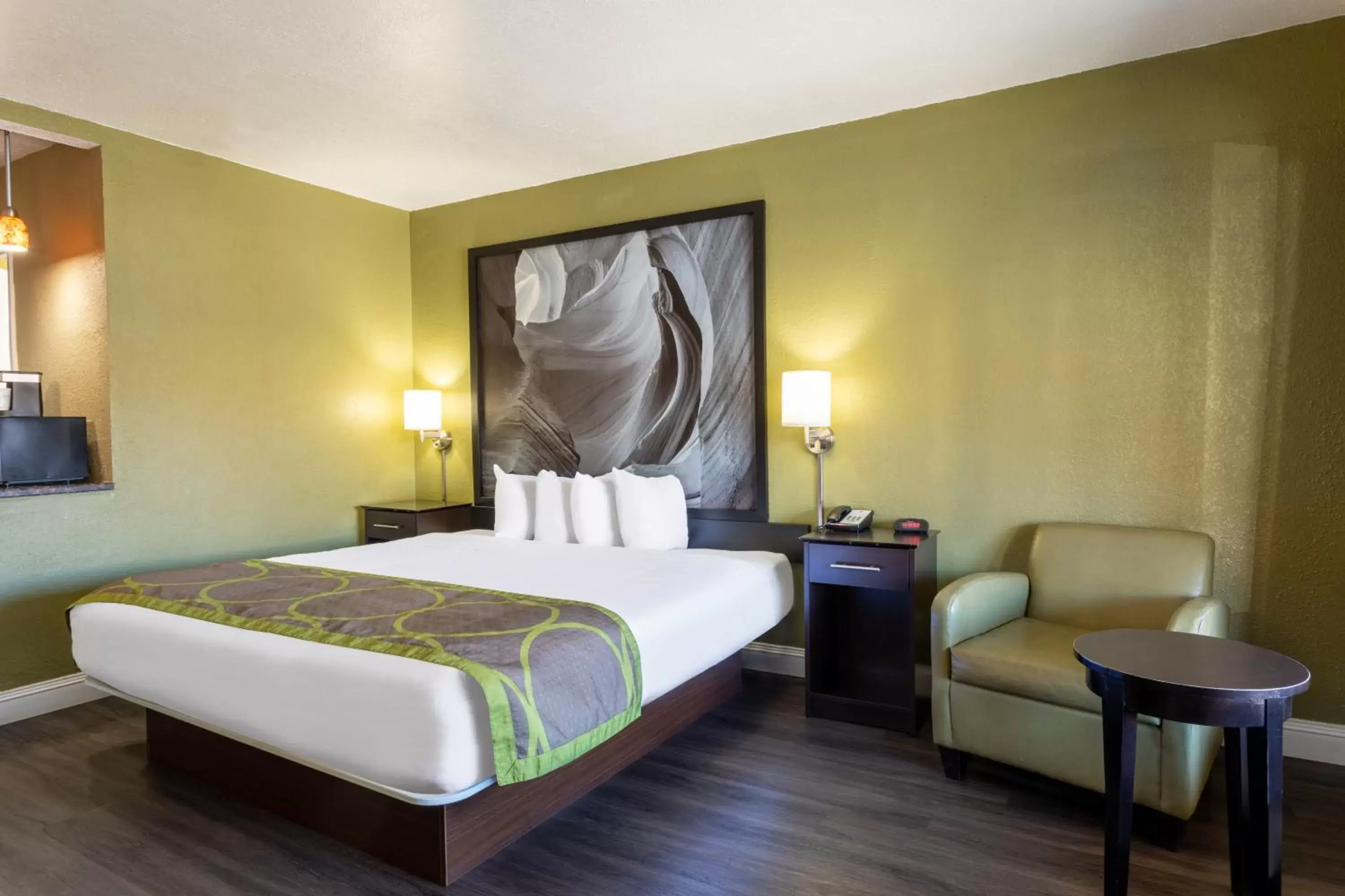 Photo of the whole room, Bed in Super 8 by Wyndham NAU/Downtown Conference Center