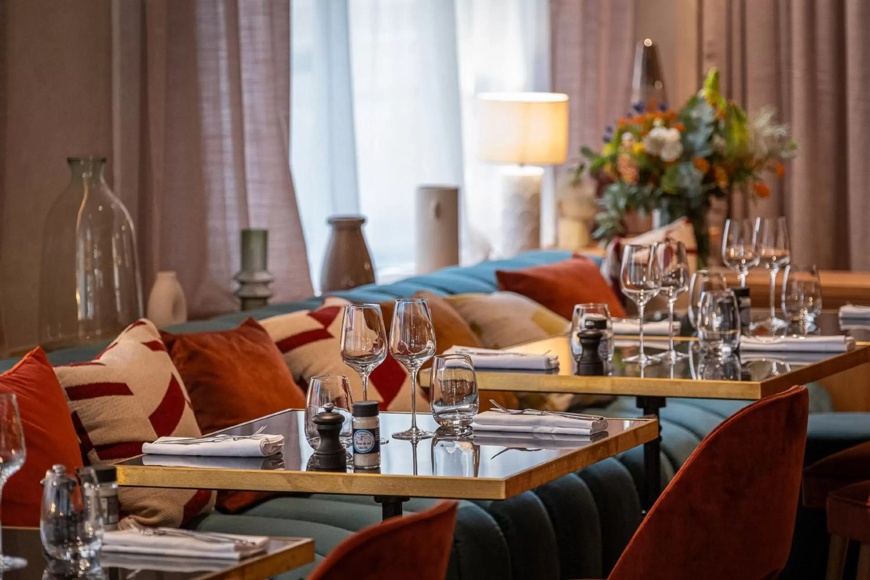 Restaurant/Places to Eat in Hôtel Burdigala by Inwood Hotels