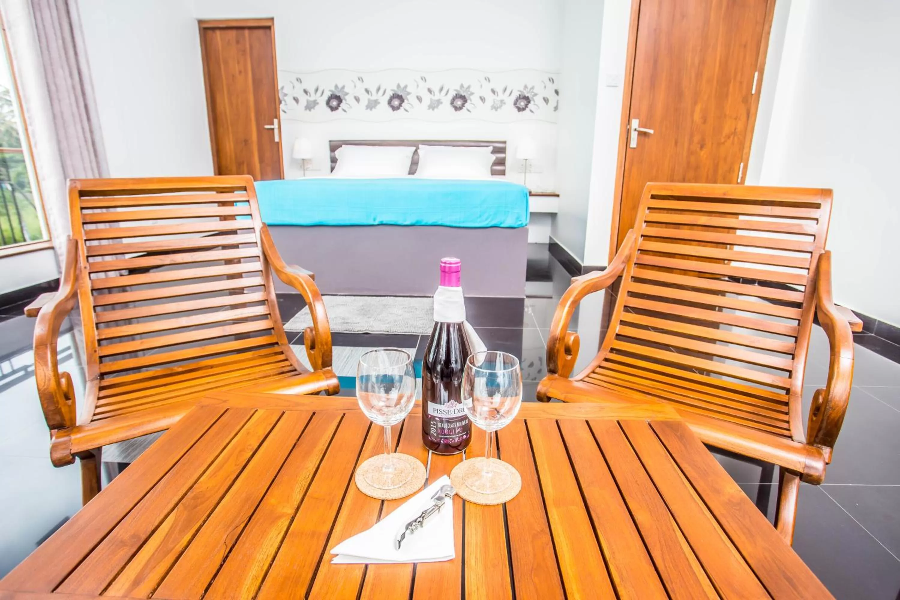 Alcoholic drinks in LakRaj Heritage