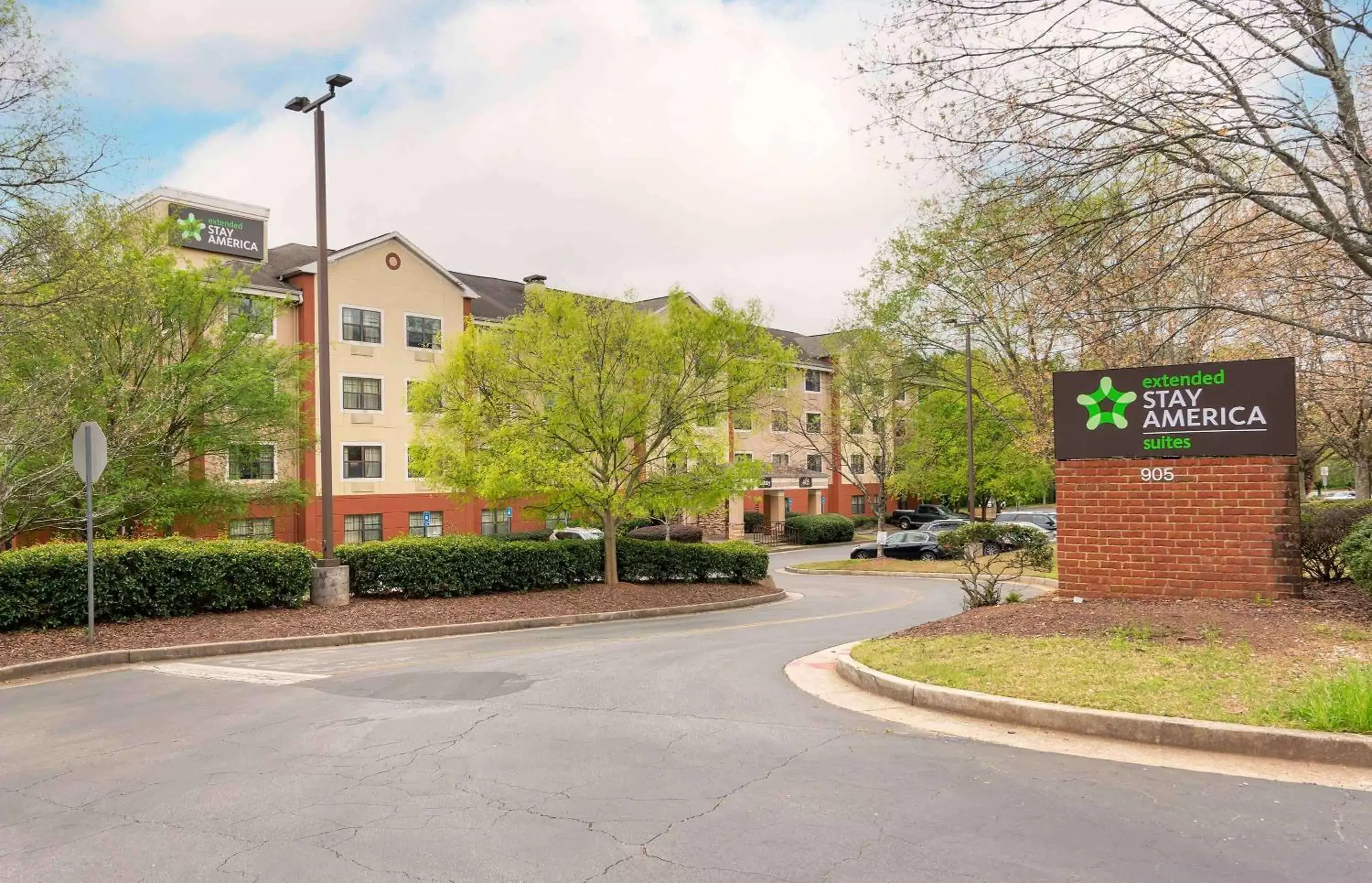 Property Building in Extended Stay America Suites - Atlanta - Perimeter - Crestline