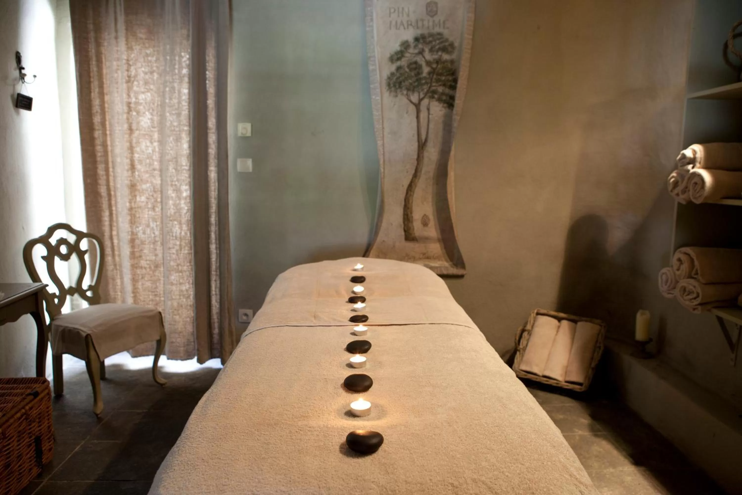 Massage in Le Couvent d'Hérépian - Hôtel & Spa