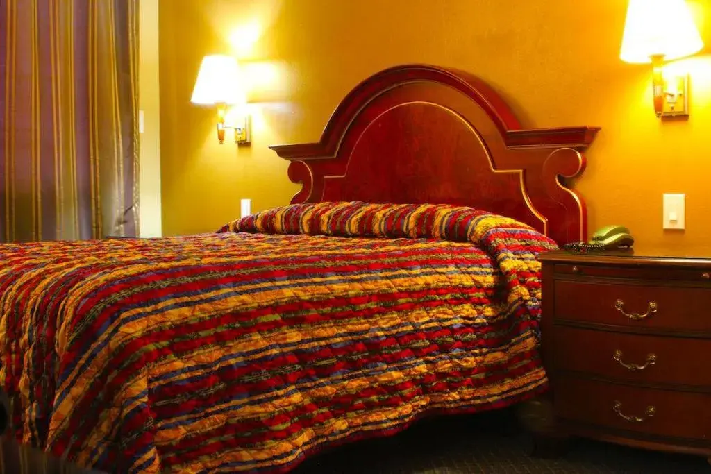Bed in Redondo Beach Inn