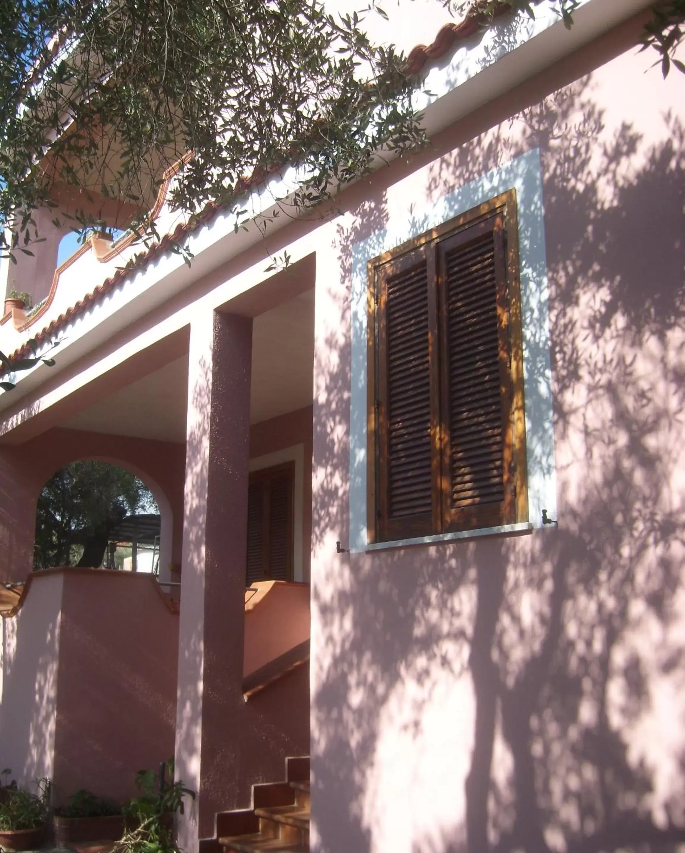 Facade/entrance, Property Building in Jolly Residence