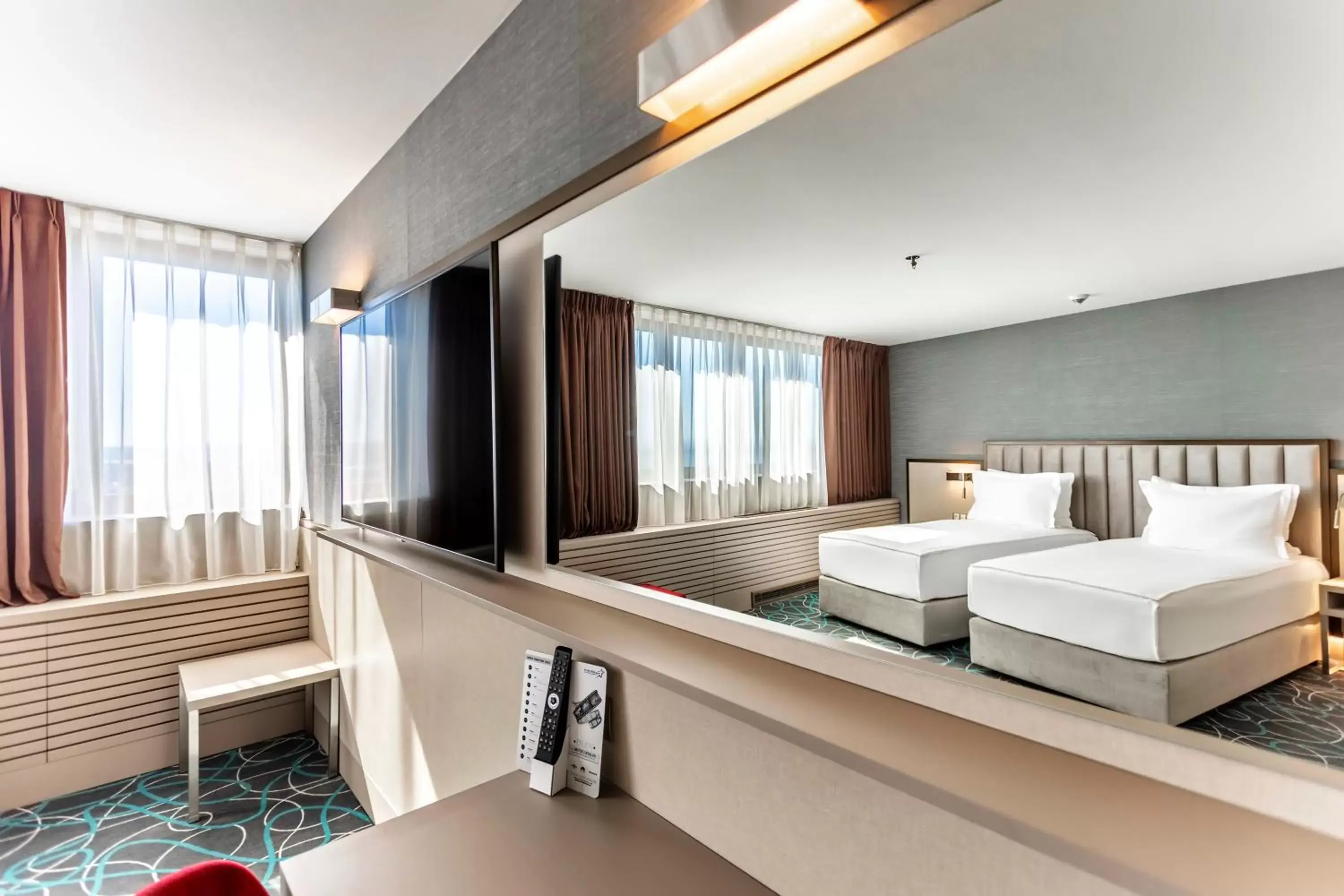 TV and multimedia, Bathroom in Hotel Bulgaria