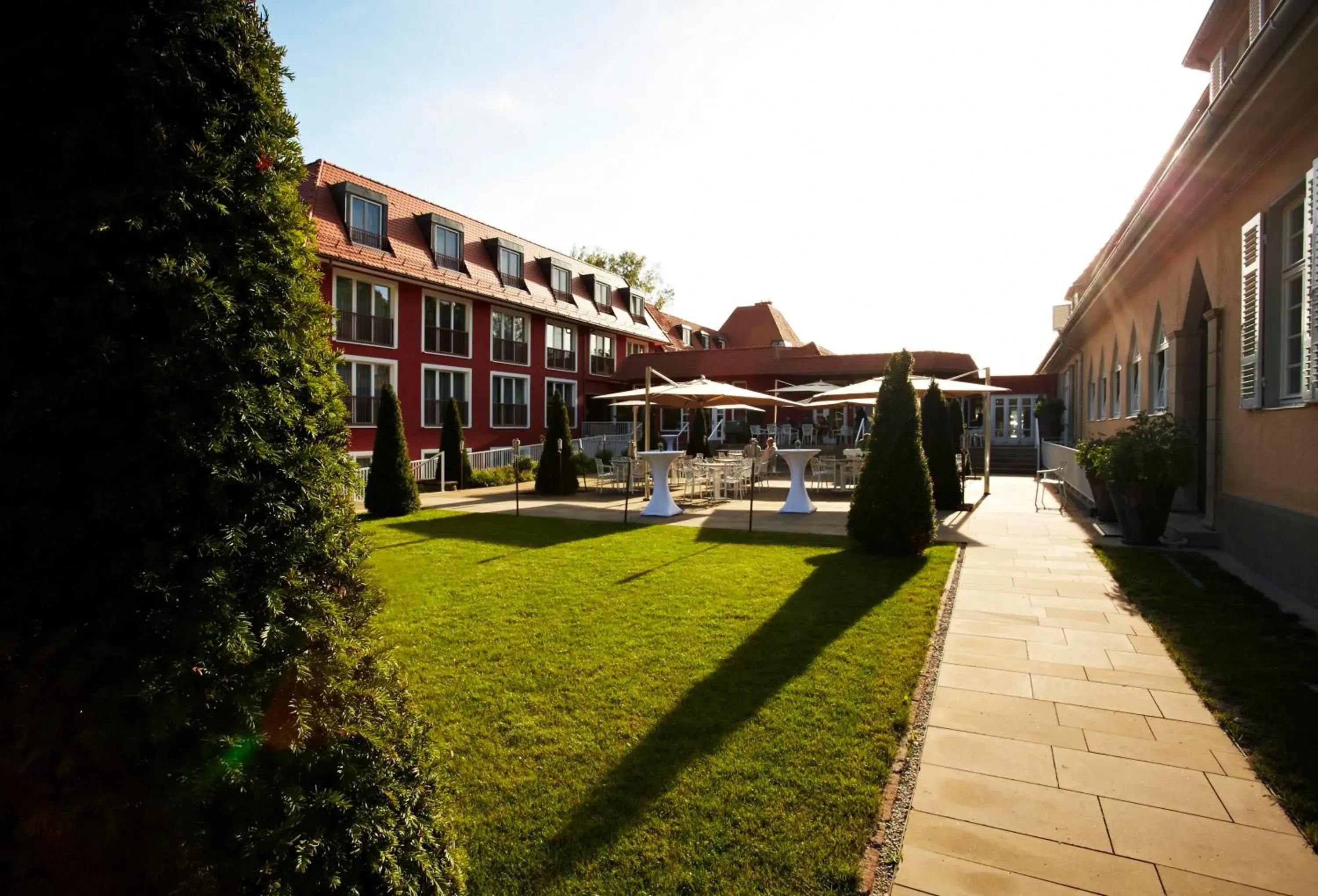 Garden, Property Building in Waldhotel Stuttgart