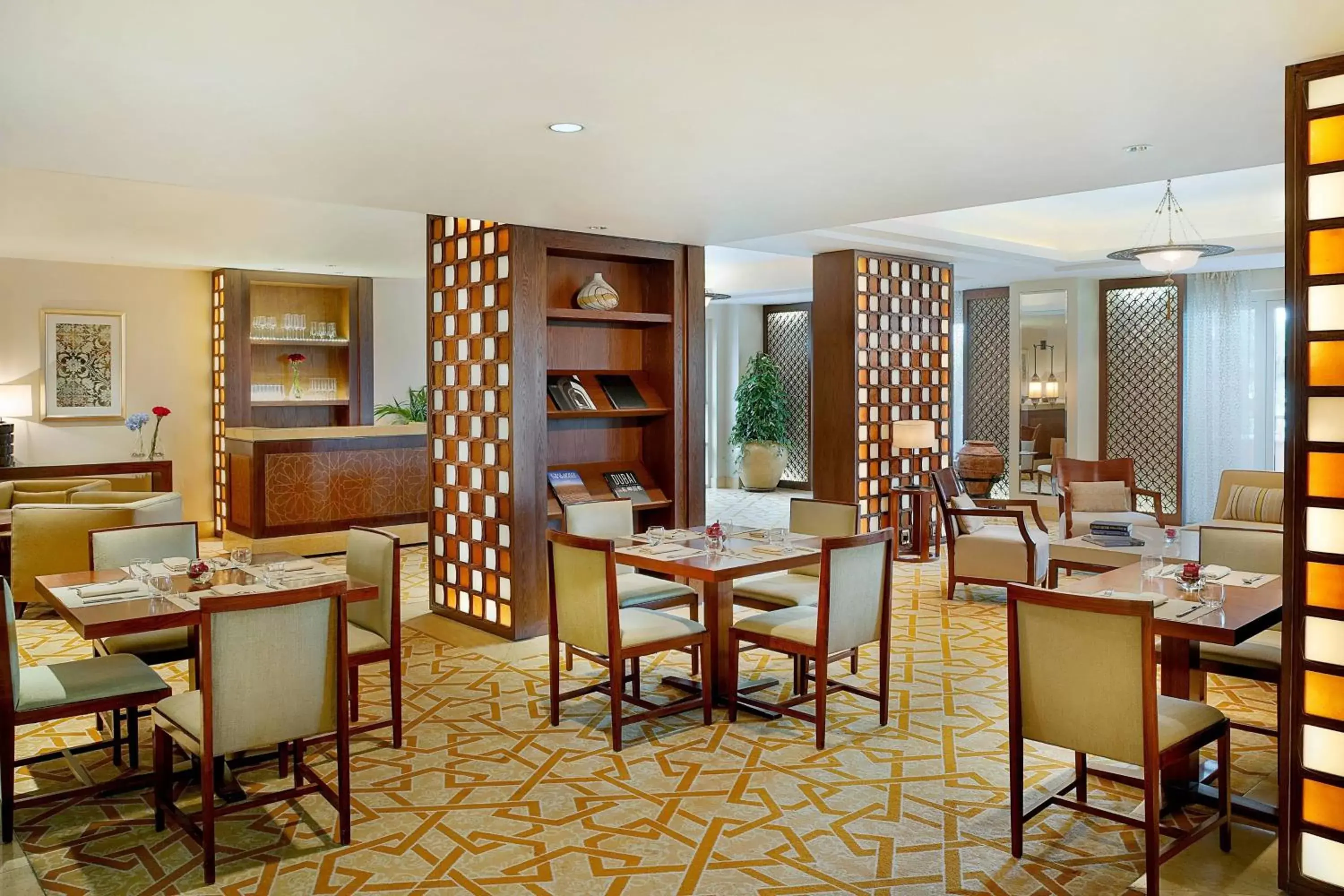 Lounge or bar, Restaurant/Places to Eat in The Ritz-Carlton, Dubai