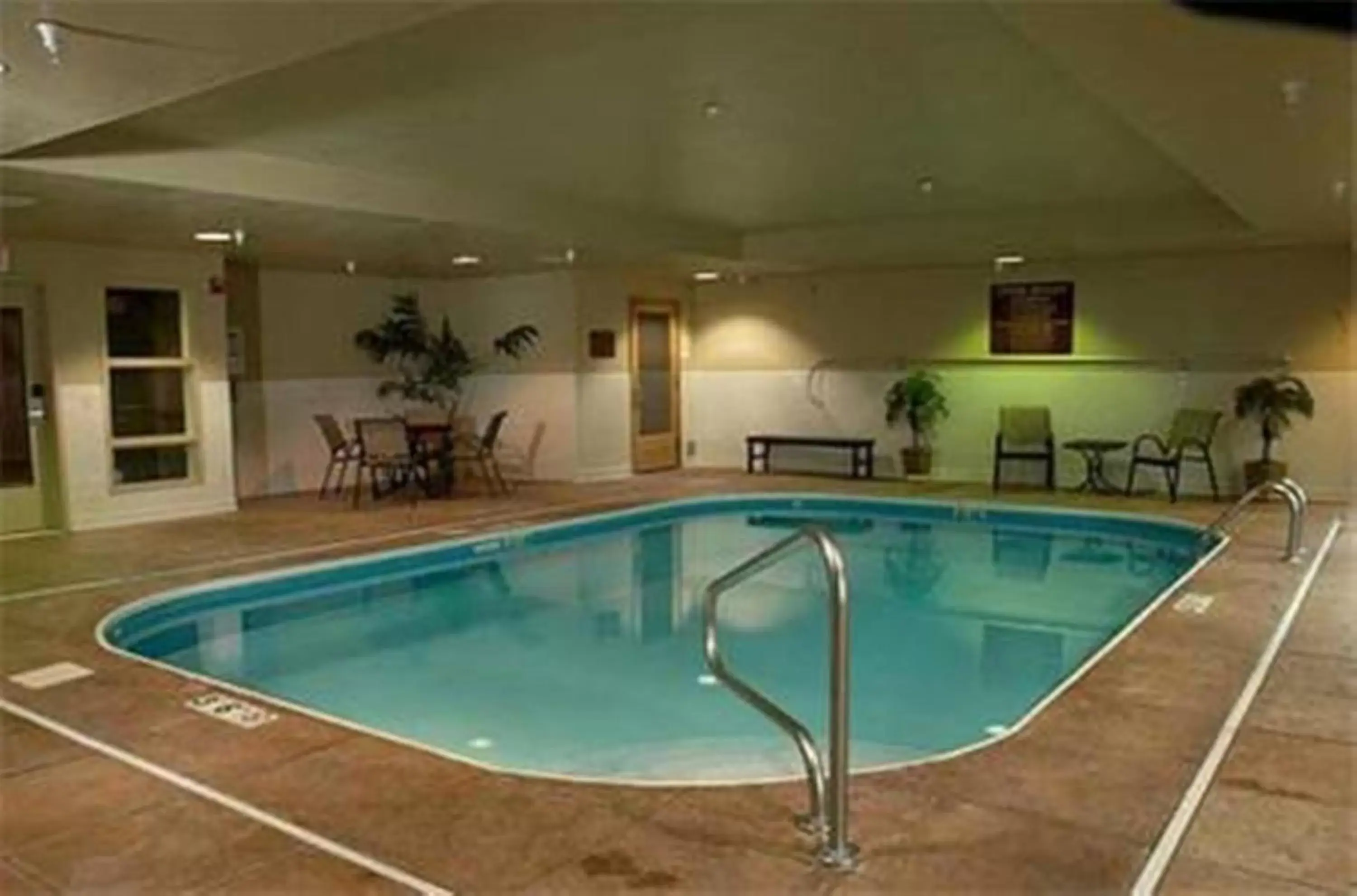 Swimming Pool in Country Inn & Suites by Radisson, Dayton South, OH