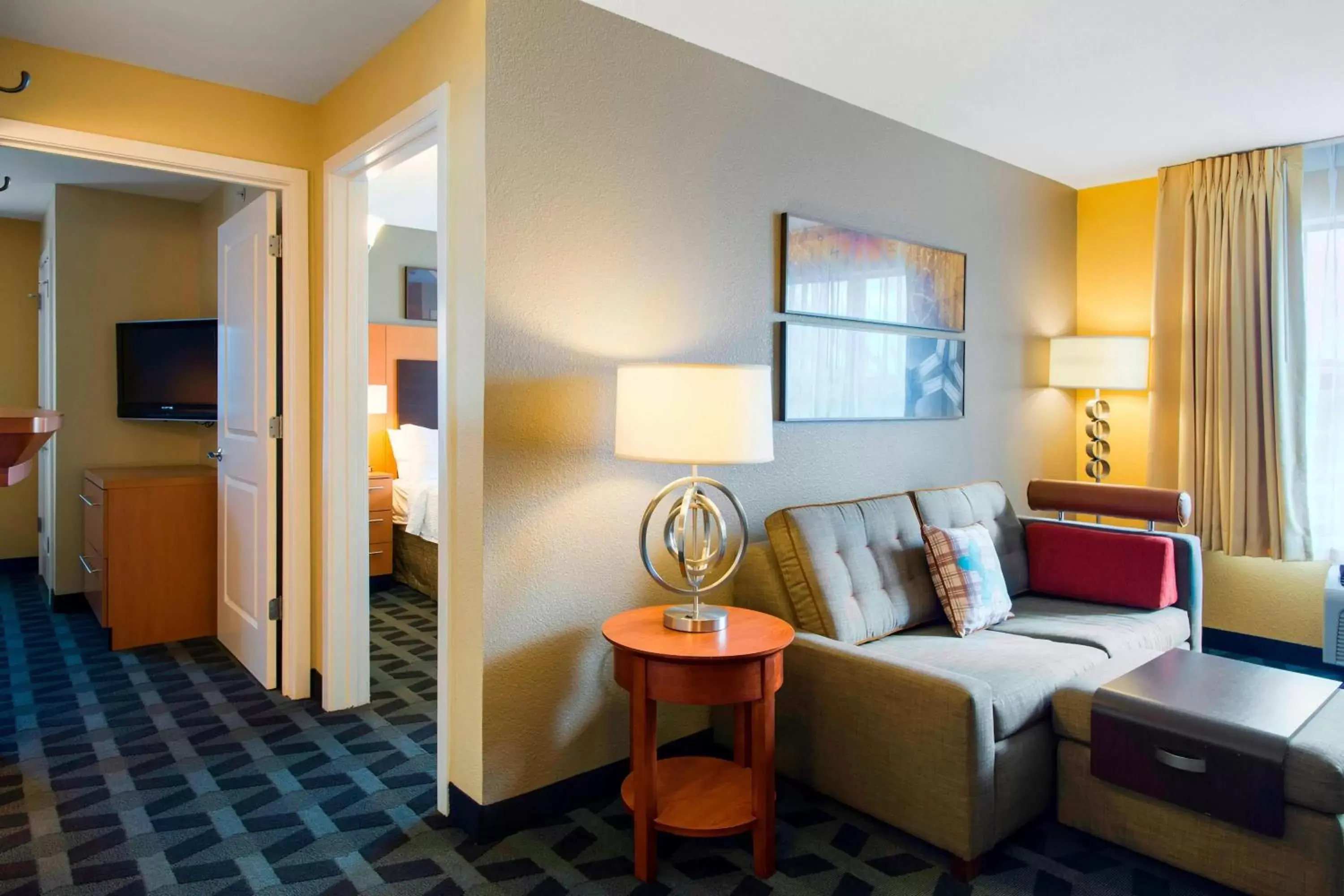 Bedroom, Seating Area in TownePlace Suites by Marriott Kansas City Overland Park