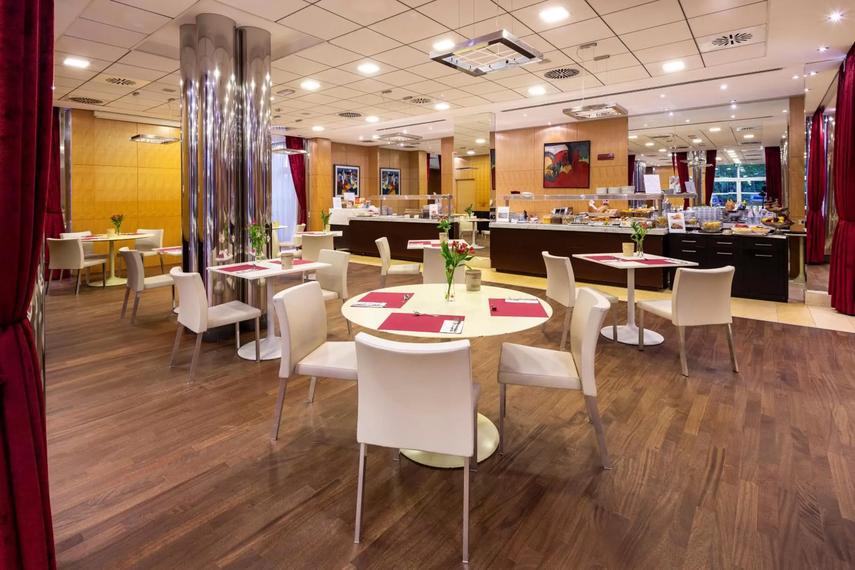 Buffet breakfast, Restaurant/Places to Eat in Crowne Plaza Padova, an IHG Hotel