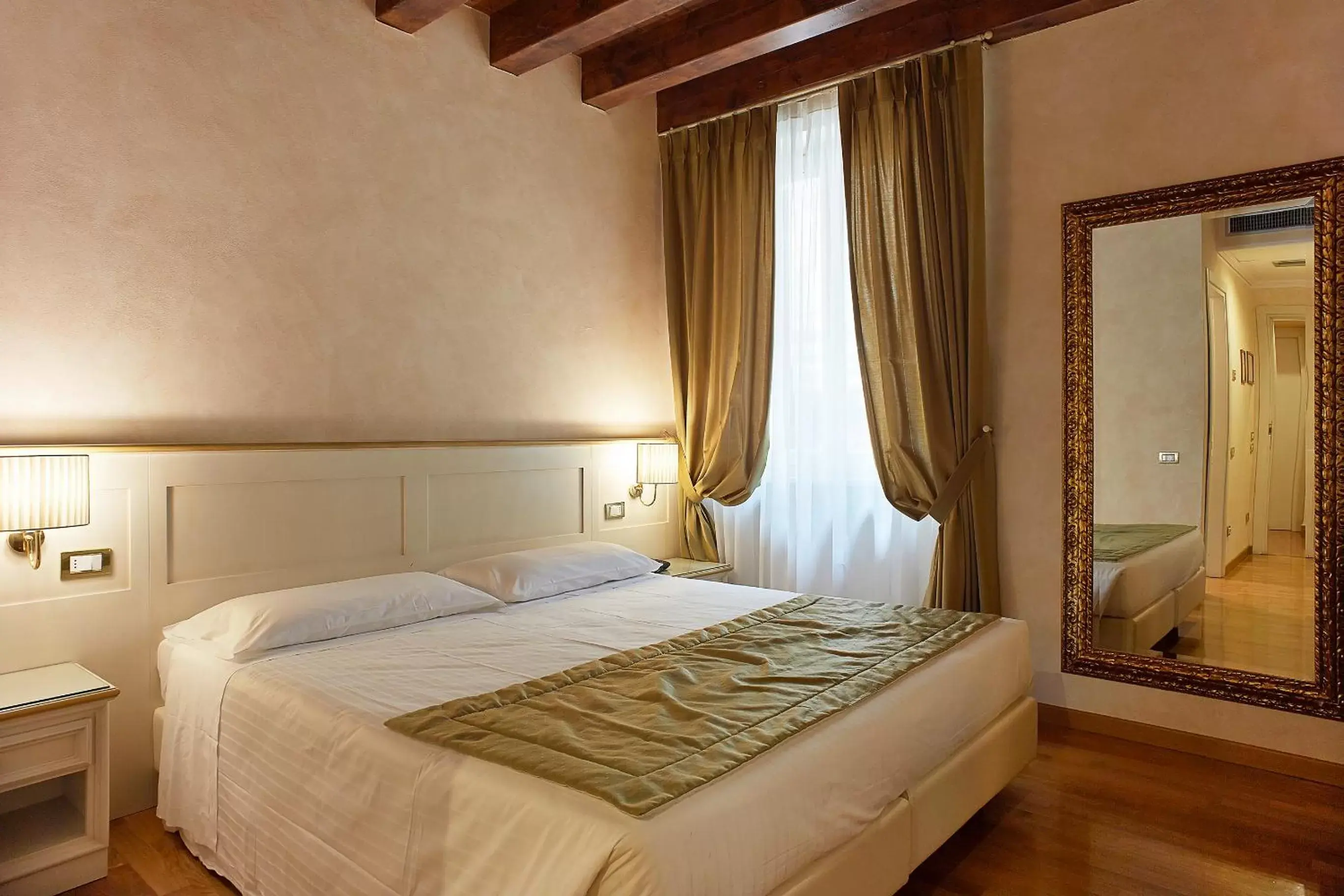 Bedroom, Bed in Albergo Mazzanti