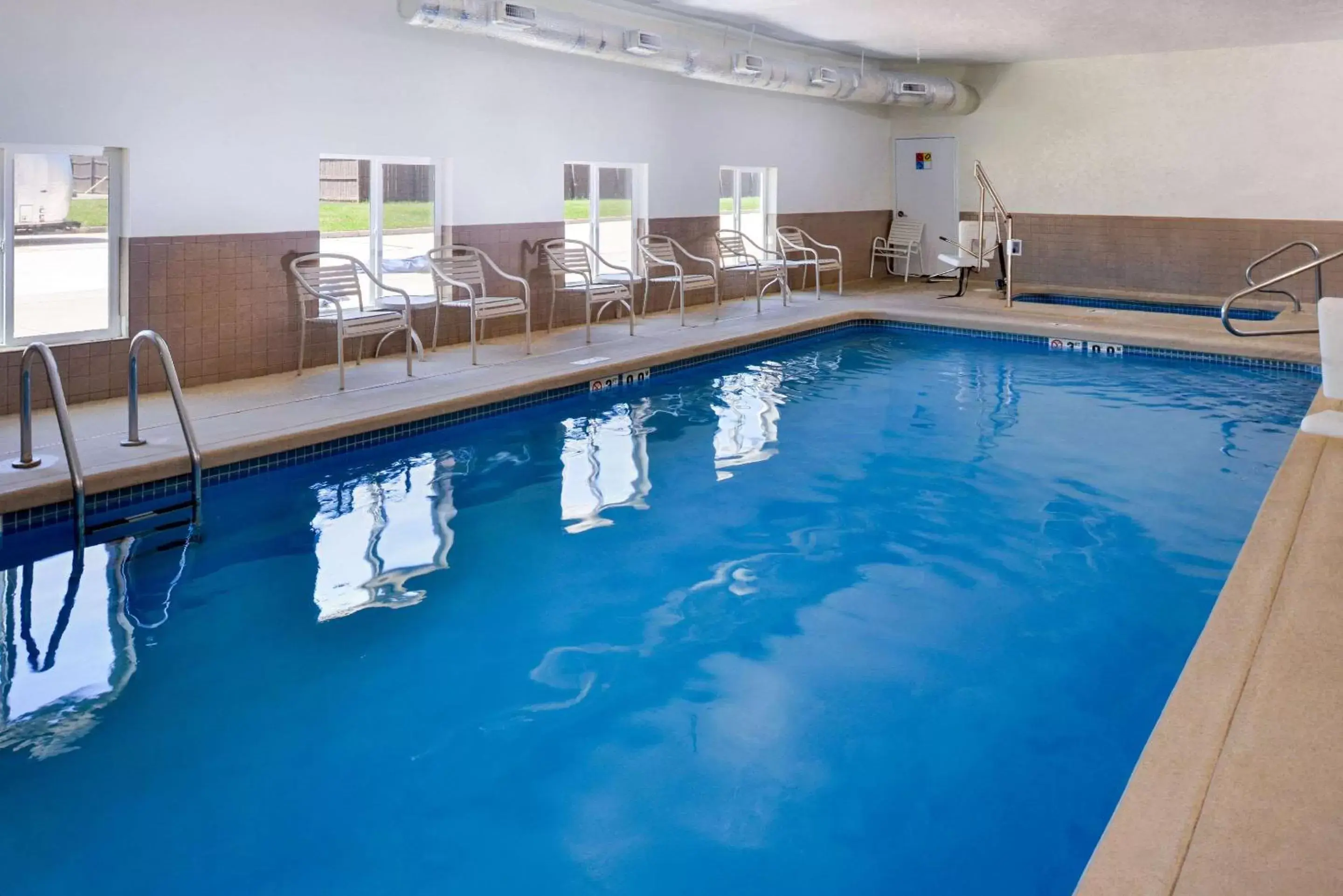 On site, Swimming Pool in Comfort Inn and Suites Joplin