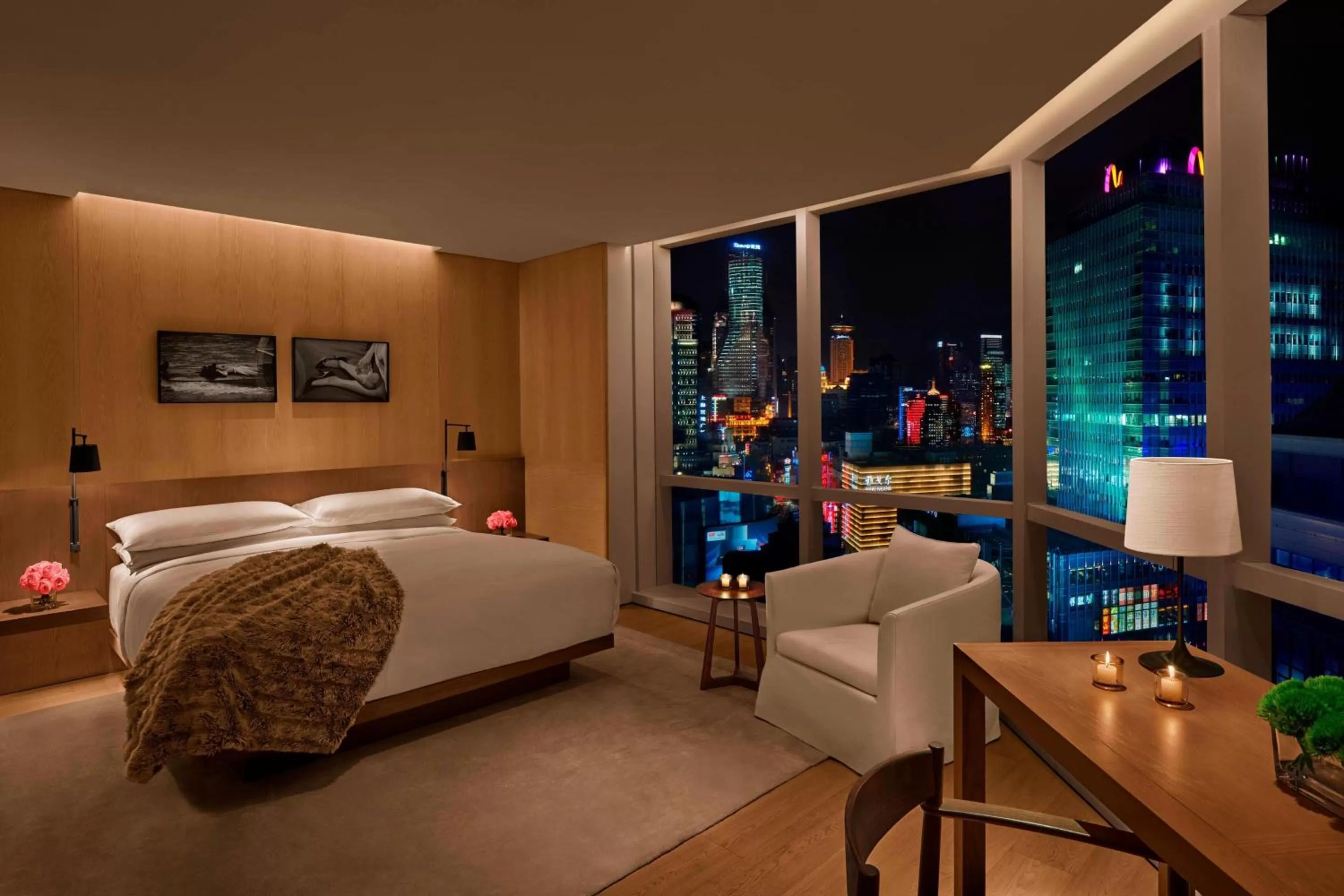 Photo of the whole room, Bed in The Shanghai EDITION