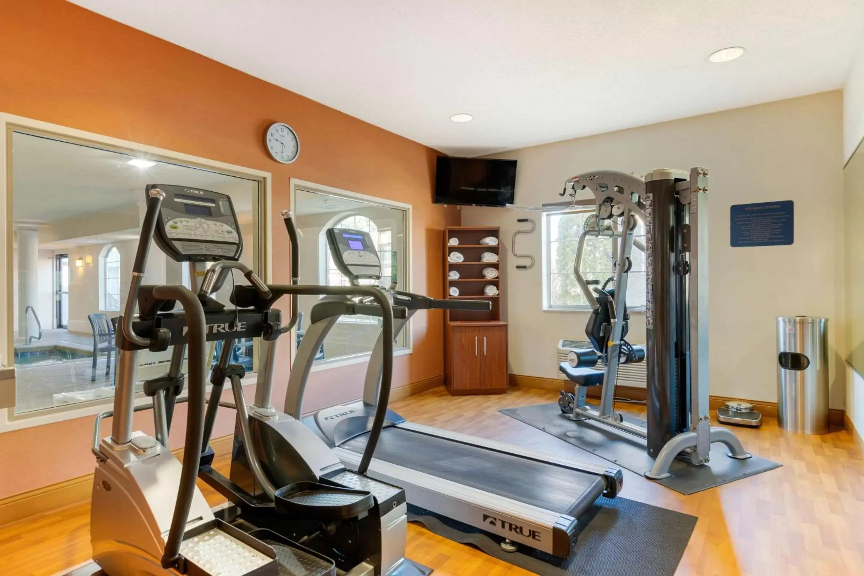 Fitness centre/facilities, Fitness Center/Facilities in Comfort Suites Stevensville – St. Joseph
